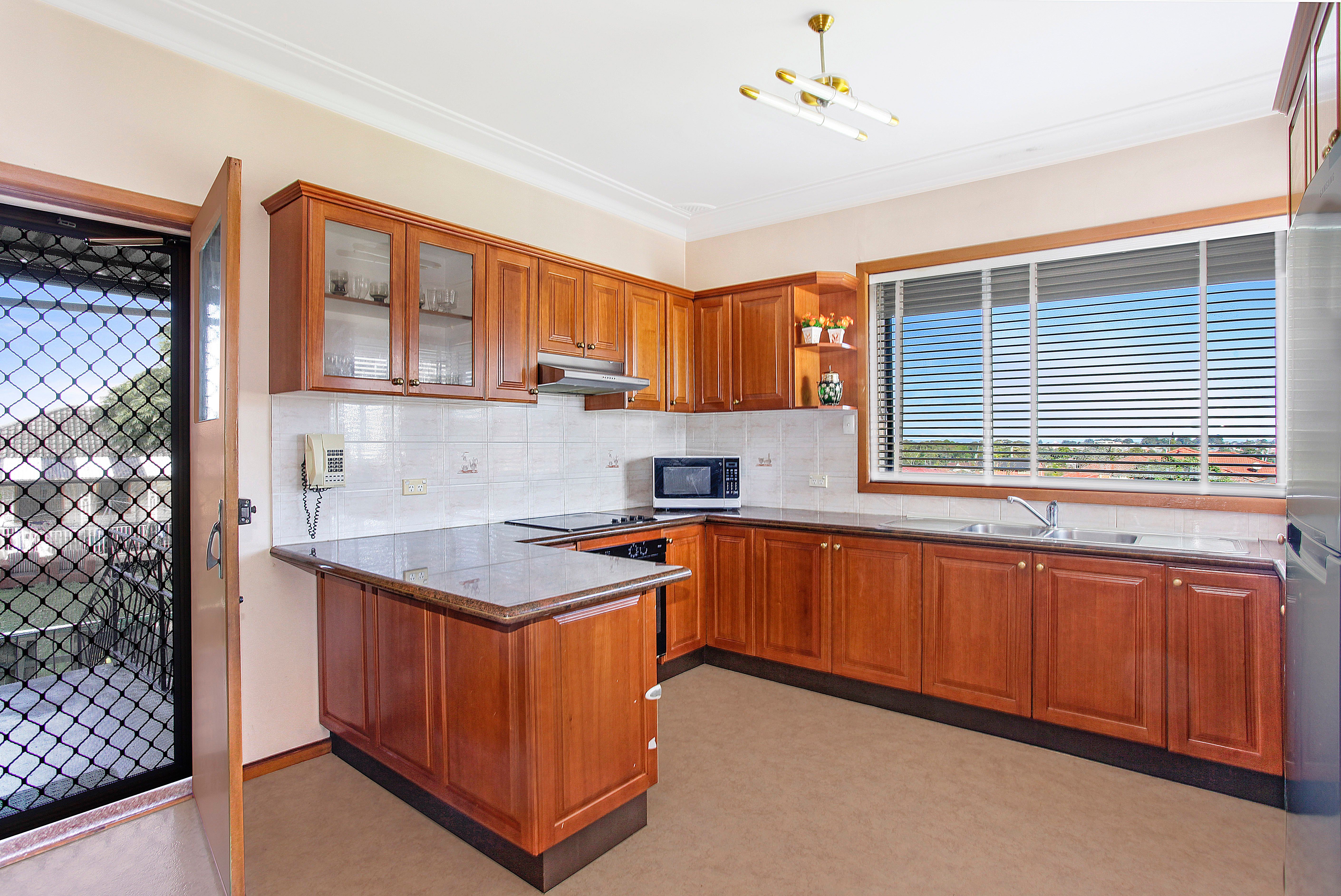 8 Palmerston Road, Fairfield West, NSW 2165