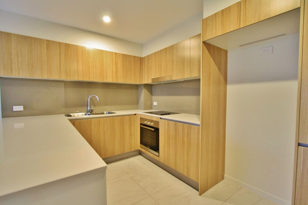 908 Logan Road, Holland Park, QLD 4121