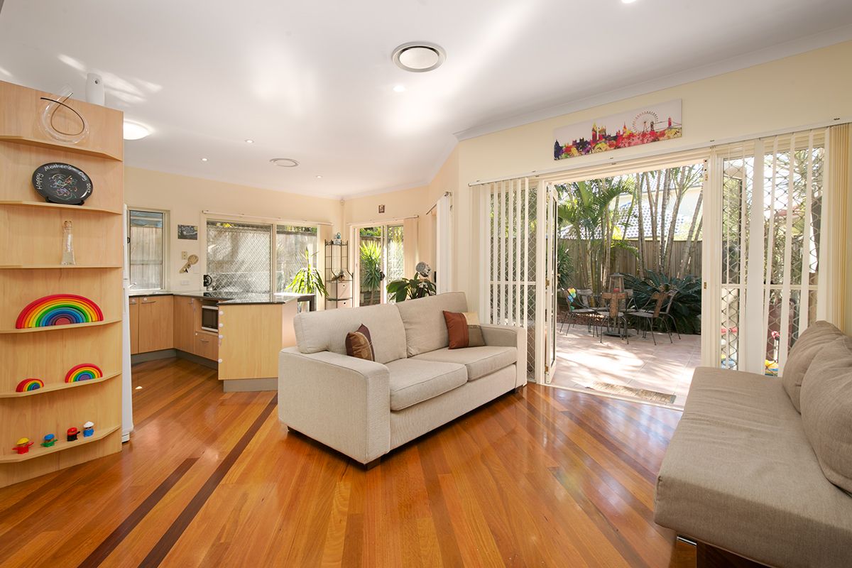 2/24 Prospect Terrace, St Lucia, QLD 4067