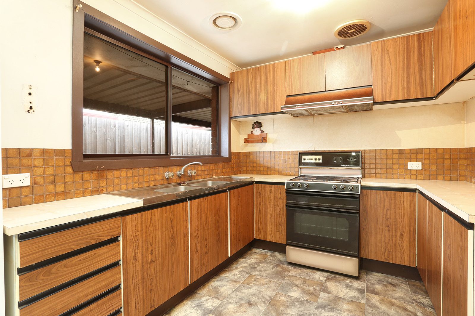 18 Madera Drive, Thomastown, VIC 3074