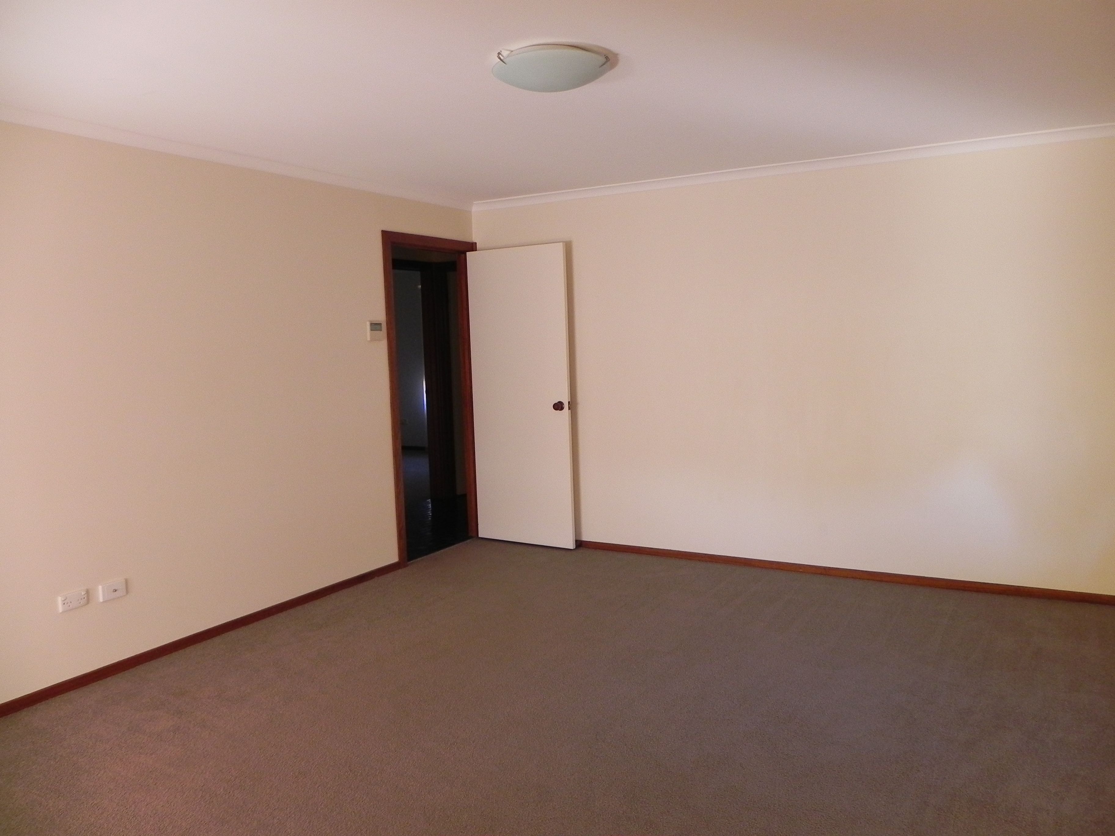 1/61 Main Street, Lake Albert, NSW 2650
