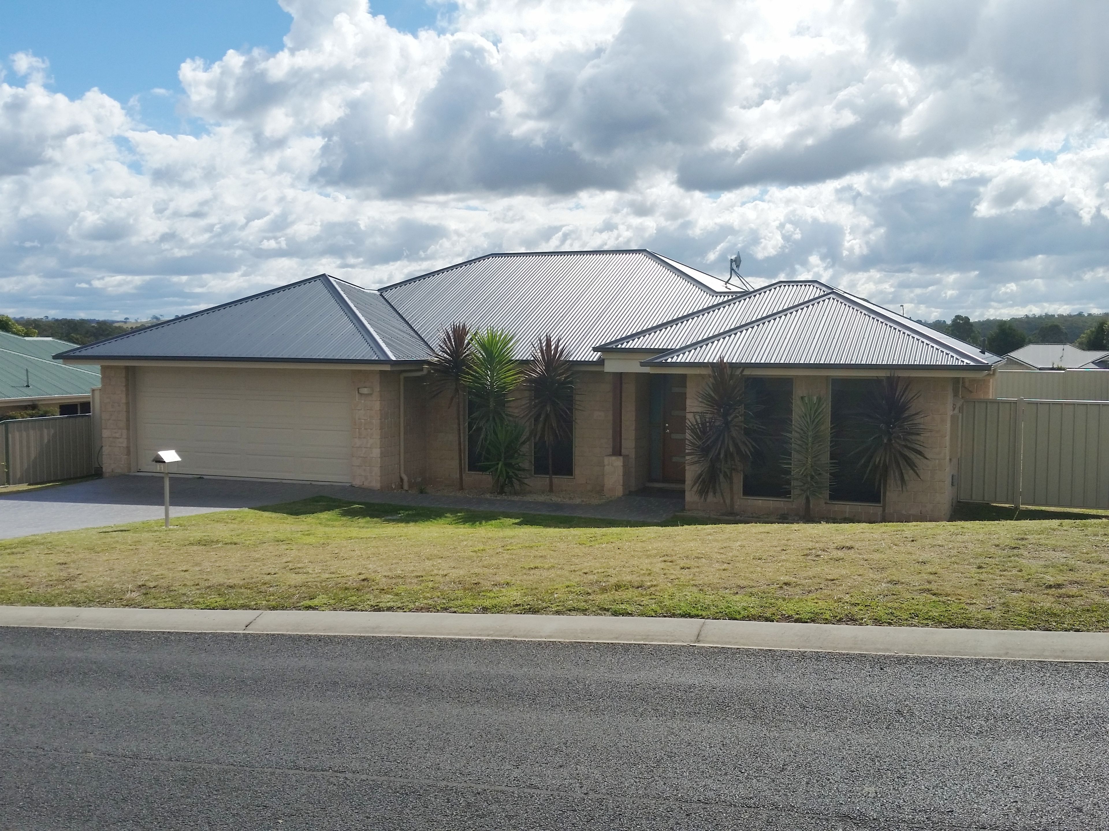 14 Naomi Drive, Crows Nest QLD 4355