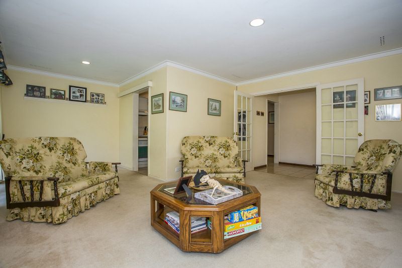 4 Vernallan Way, Lesmurdie, WA 6076