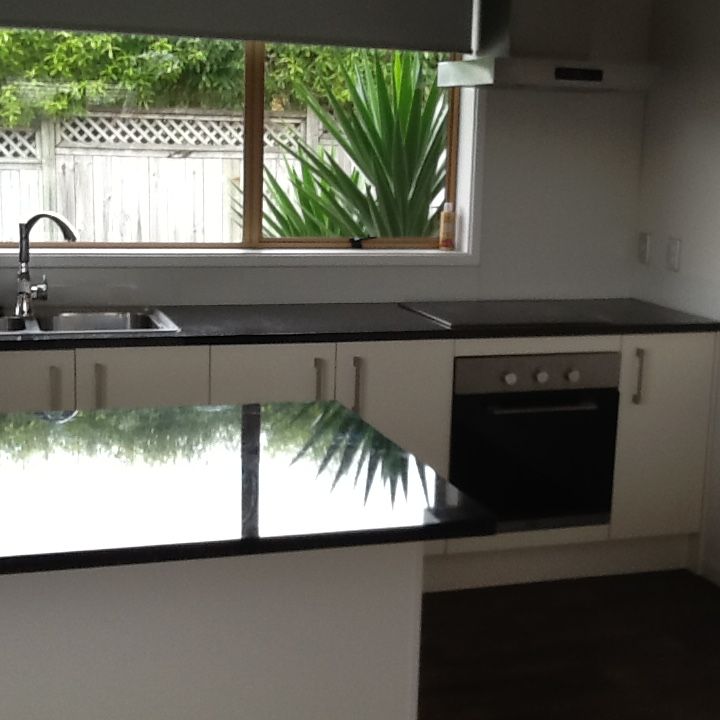 2/28 Prince Regent Drive, Half Moon Bay, Manukau City