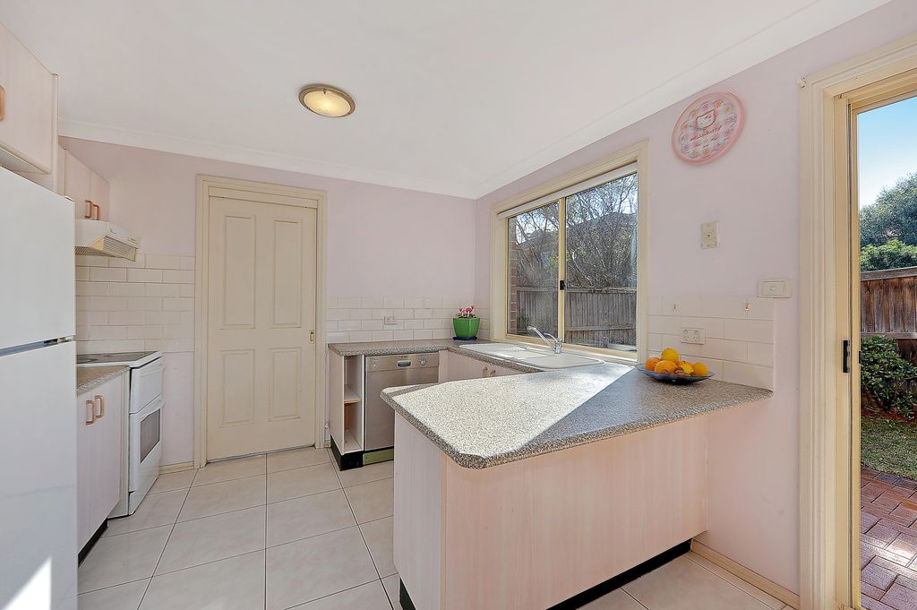 2/46 Thomas Wilkinson Avenue, Dural, NSW 2158