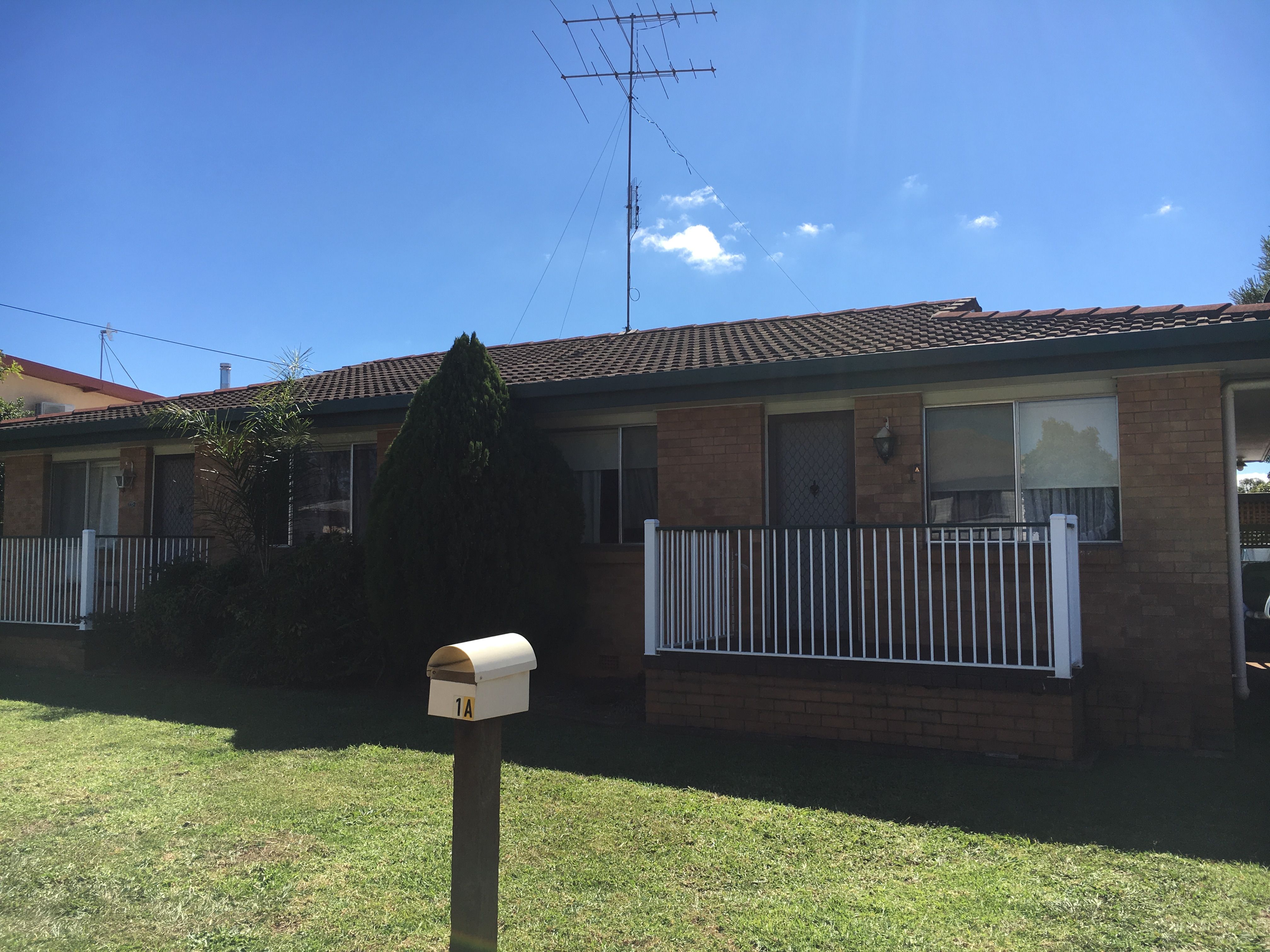 1/1a Hursley Road, Newtown, QLD 4350