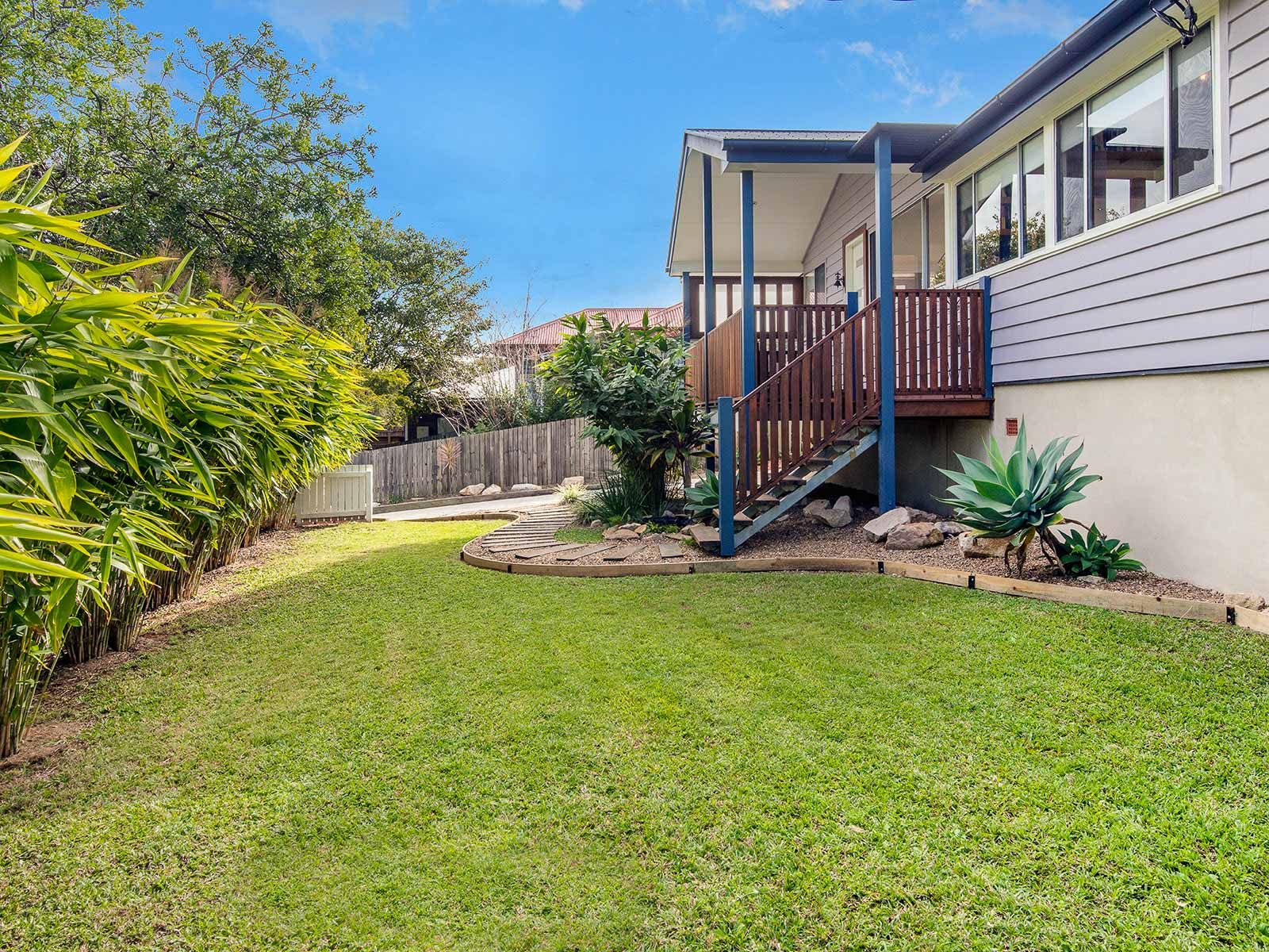 24 Binya Street, Holland Park, QLD 4121