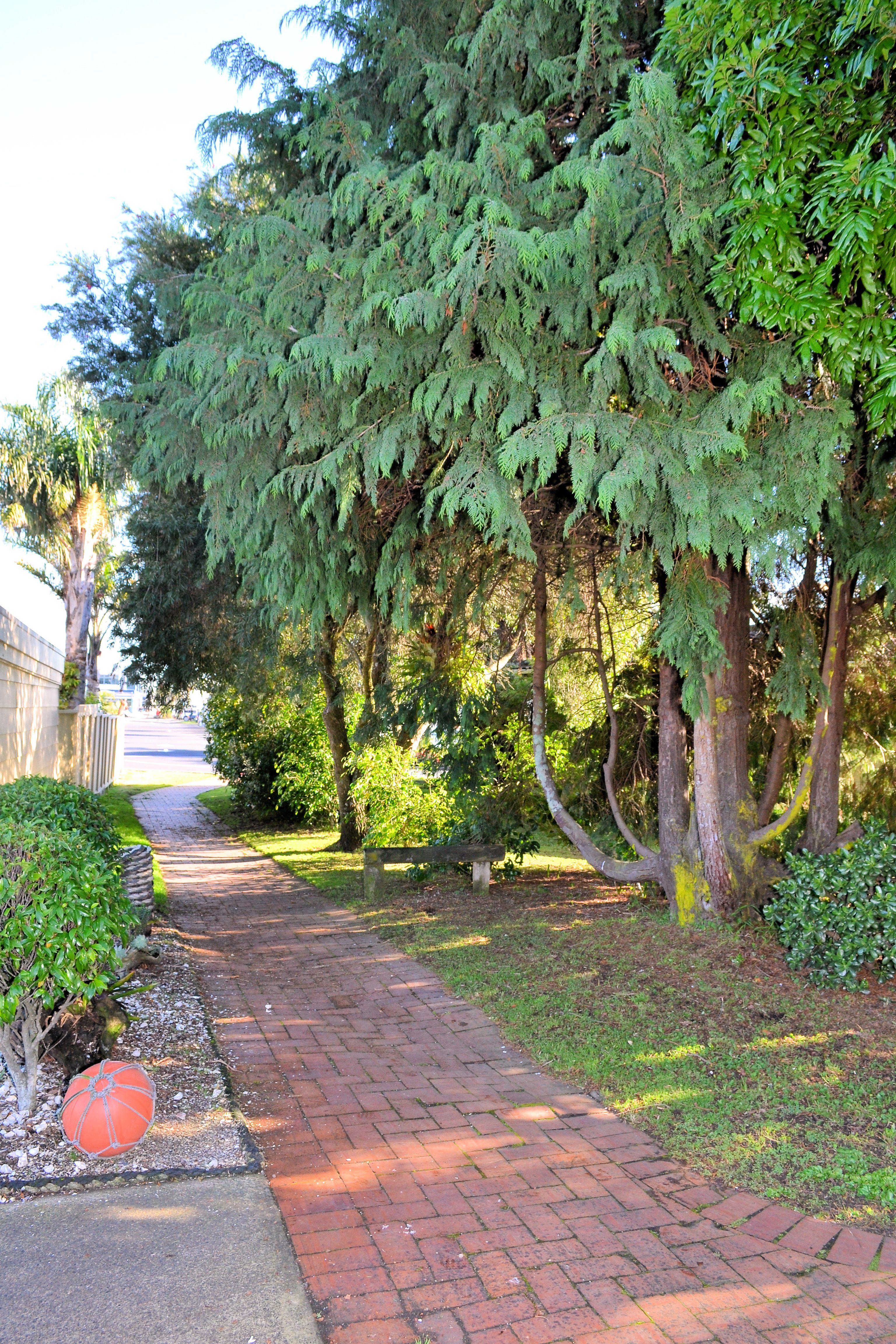 1/4 Pegasus Place, Half Moon Bay, Manukau City