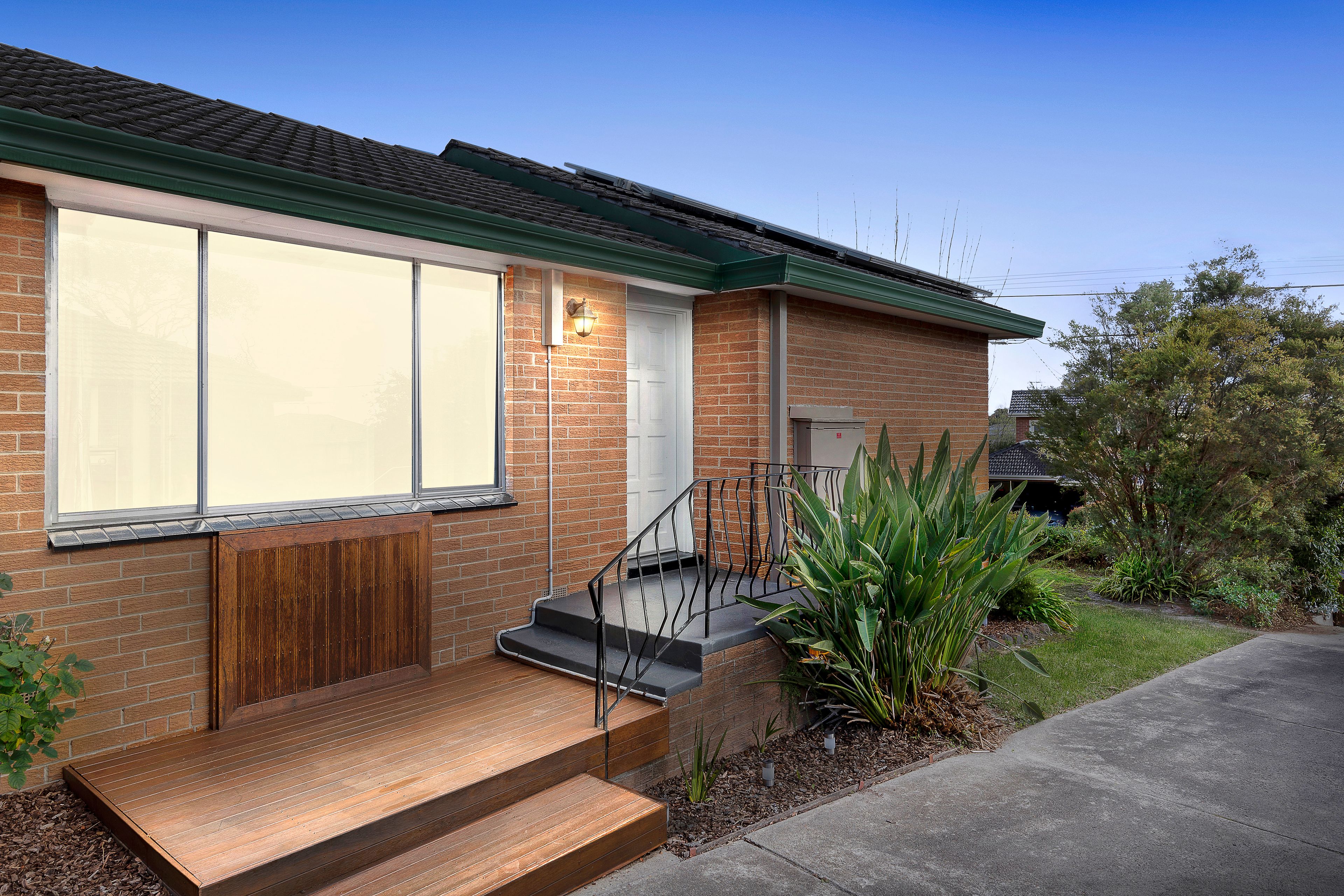 10 Stapley Crescent, Chadstone VIC 3148