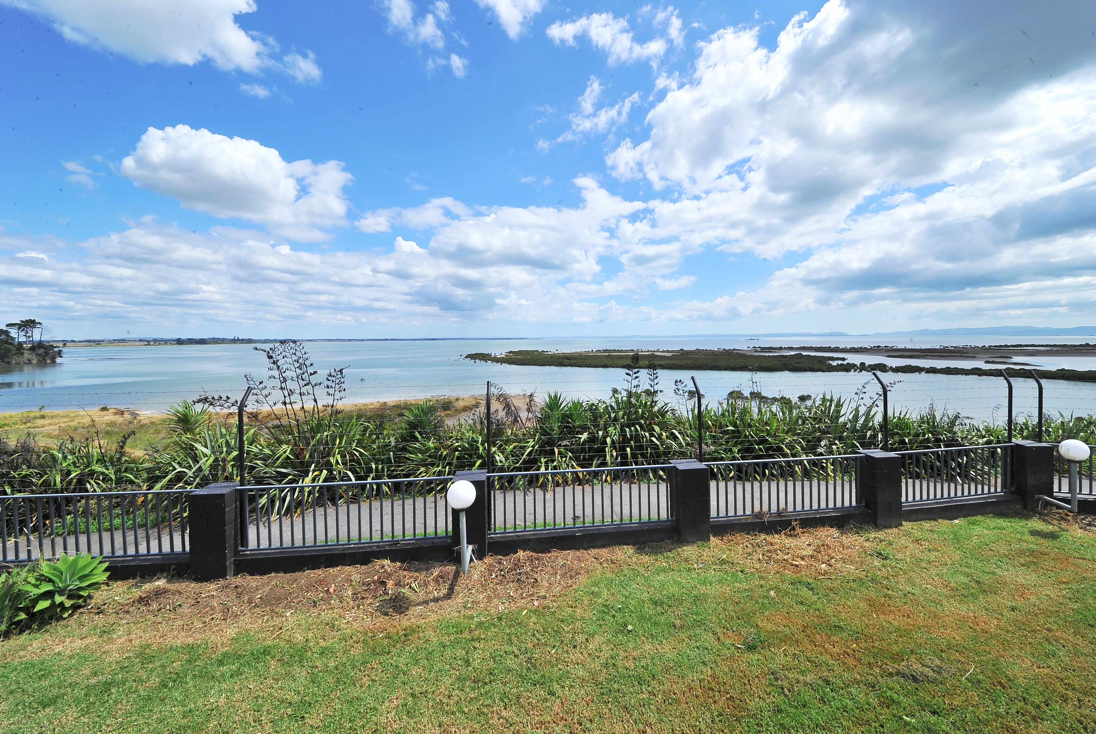 24 Bill Phillip Place, Clendon Park, Manukau City