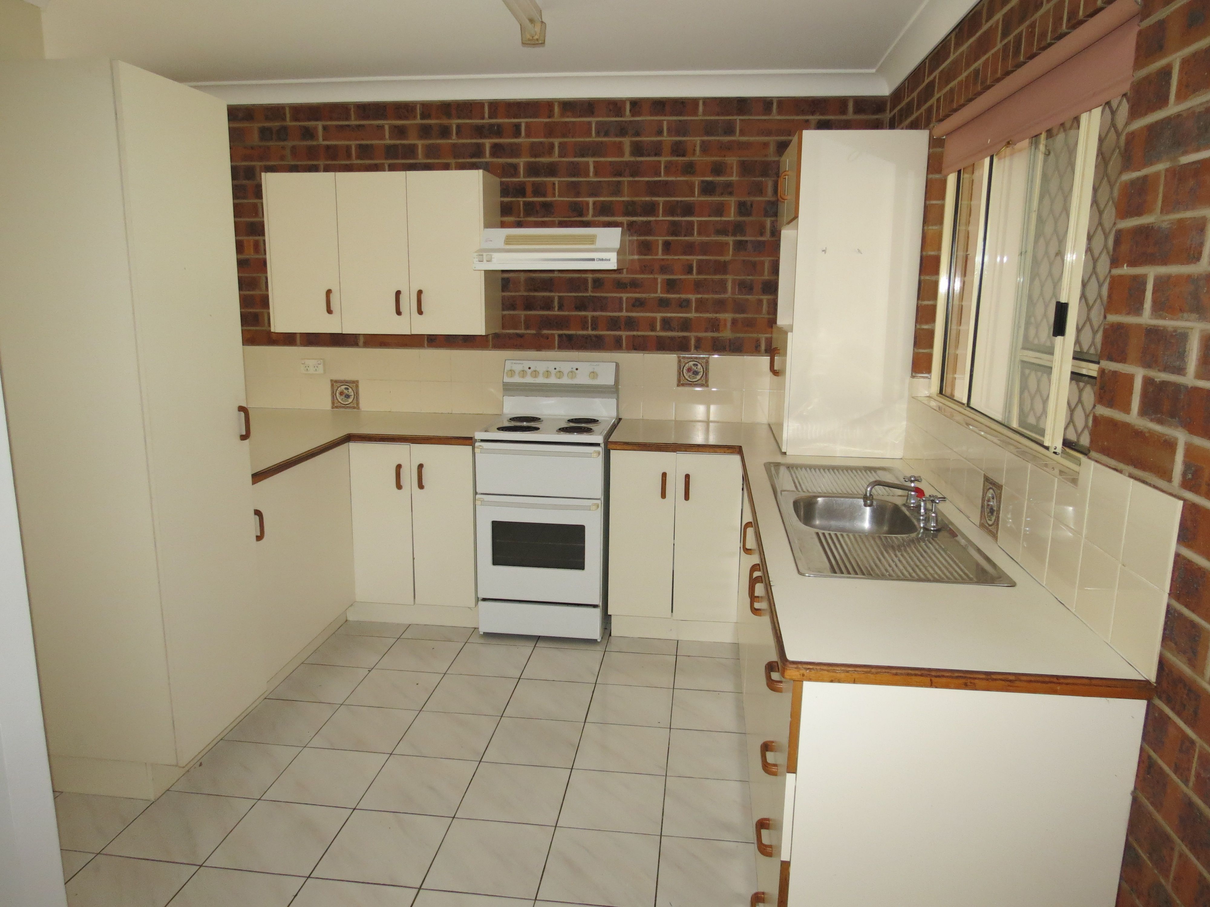 33 Barry Street, Emerald, QLD 4720