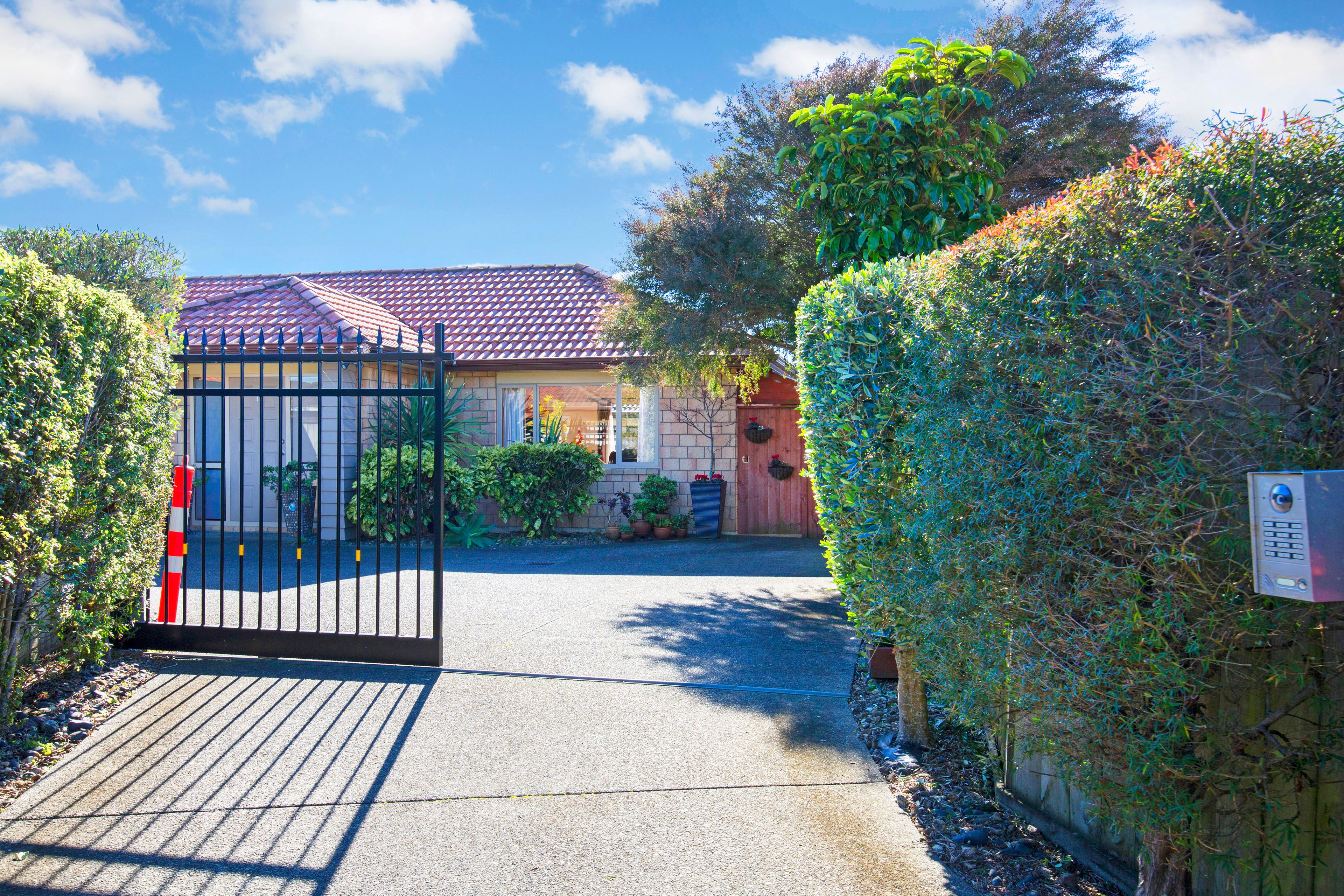 13 Monash Place, Flat Bush, Manukau City