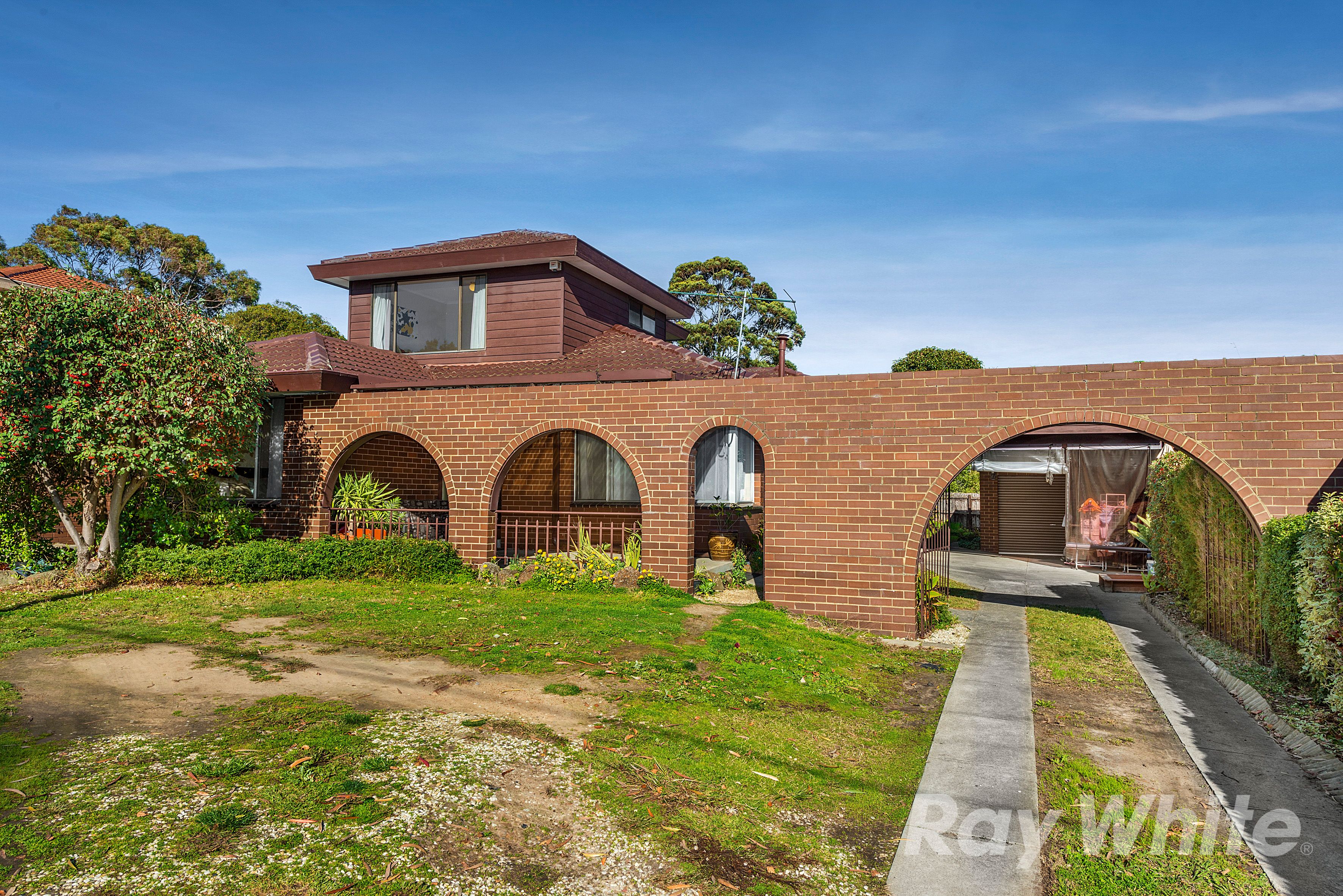 32 Maylands Crescent, Glen Waverley VIC 3150