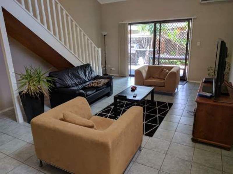 2/140 Oxley Drive, Paradise Point, QLD 4216