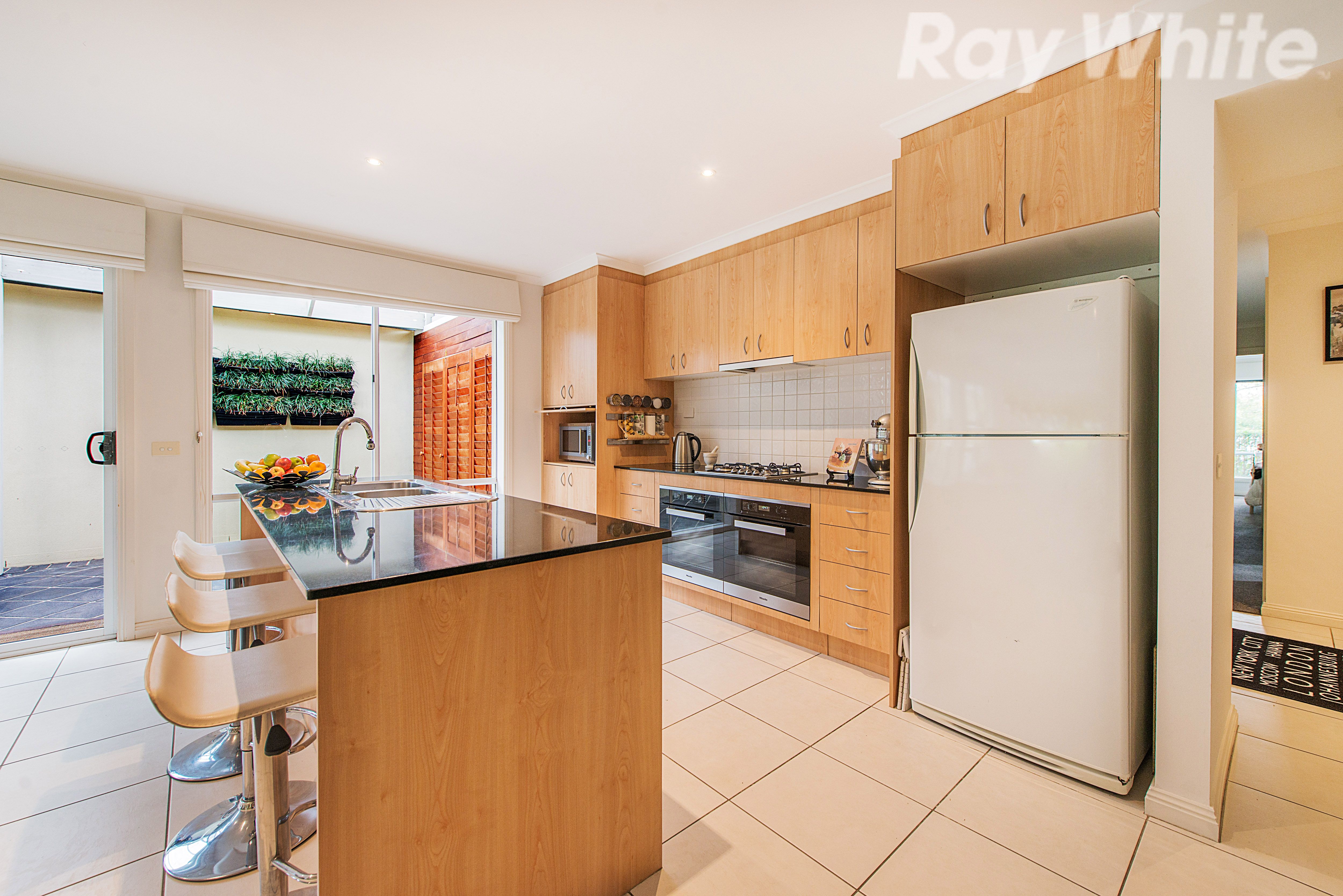 62 Sovereign Manors Crescent, Rowville, VIC 3178