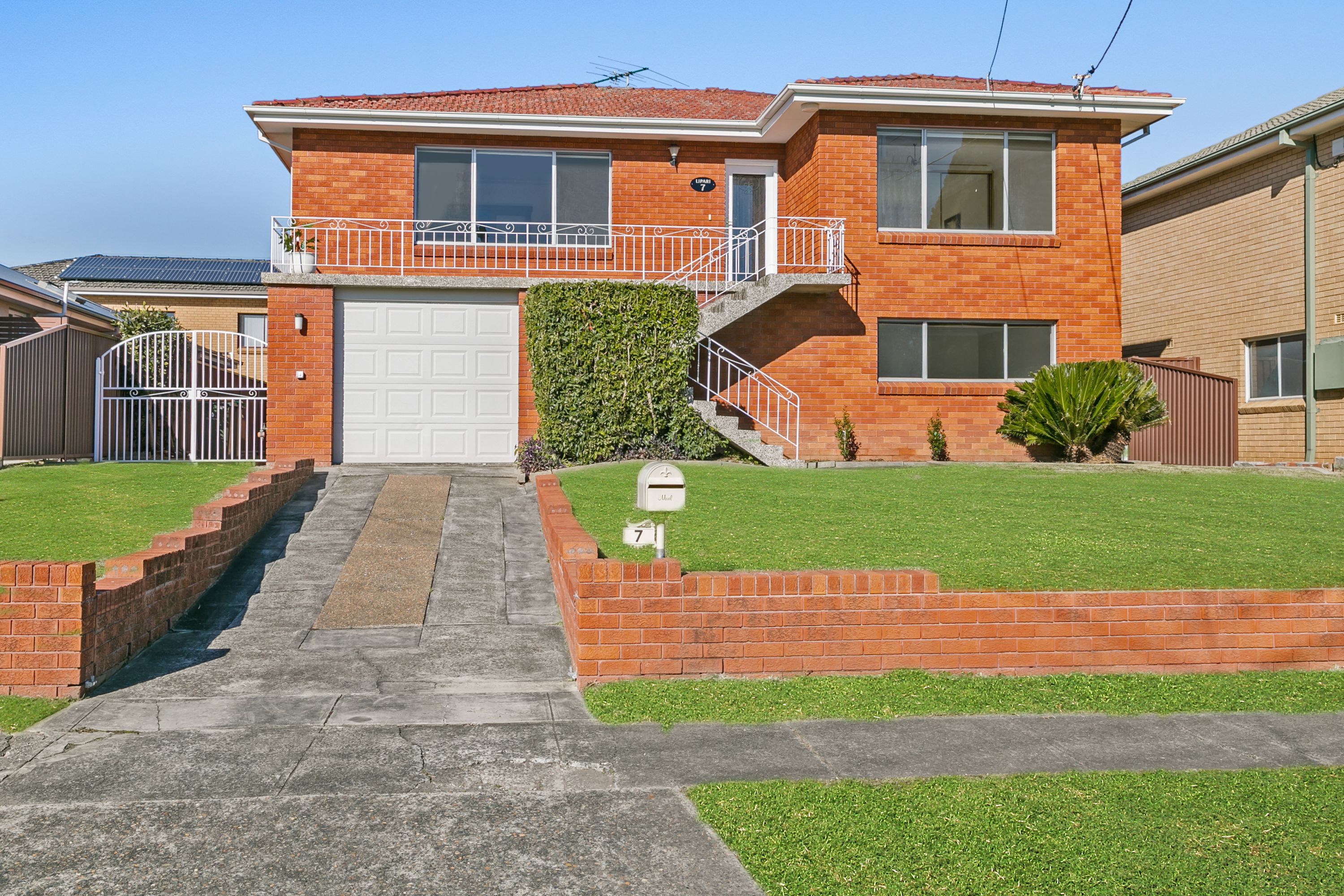 7 Swan Street