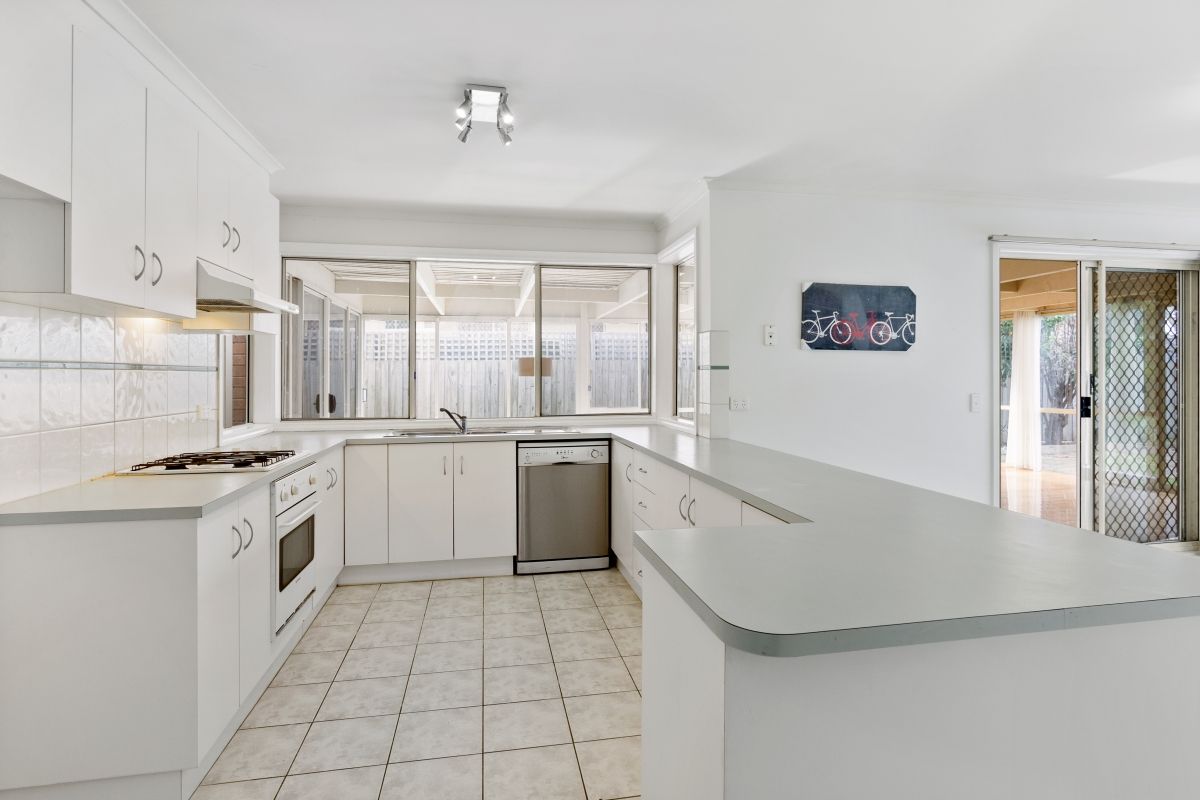 2 Dunk Court, Hoppers Crossing, VIC 3029