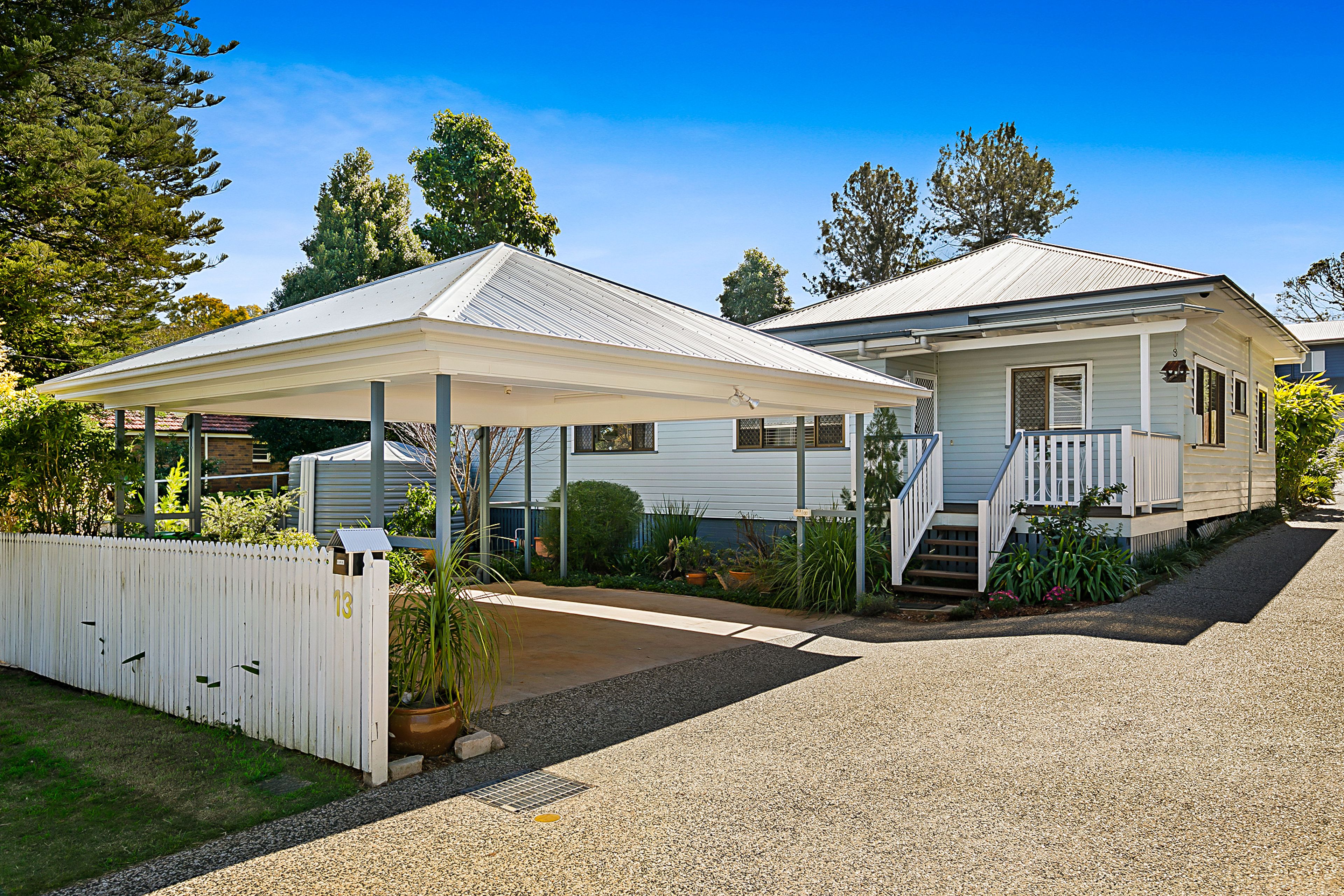 13 Barry Street, Mount Lofty, QLD 4350