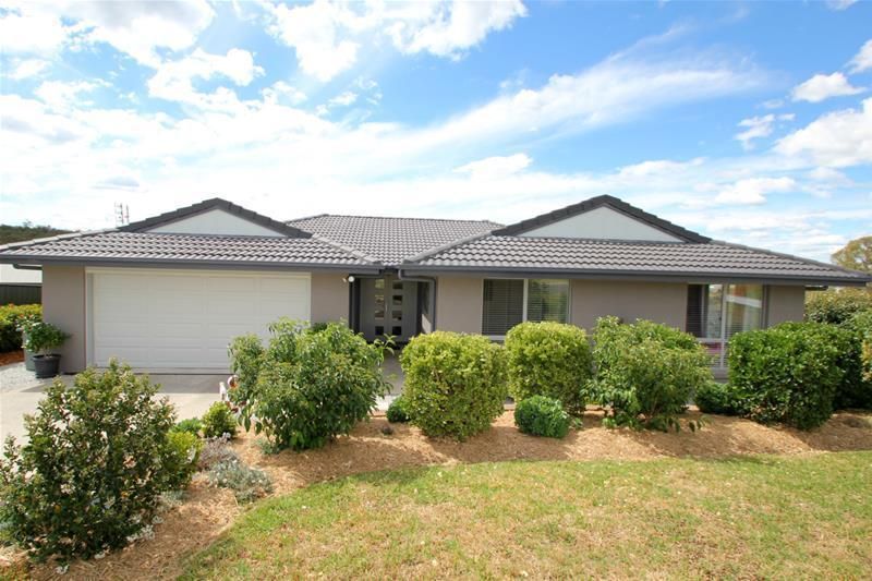 11 Parkes Drive
