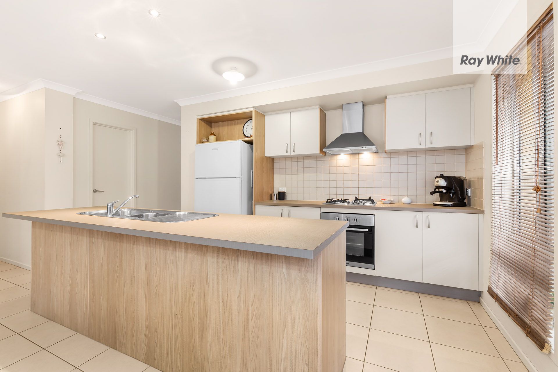 6 Jezwing Avenue, South Morang, VIC 3752