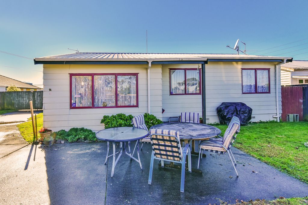 9 Waiari Road, Conifer Grove, Manukau City