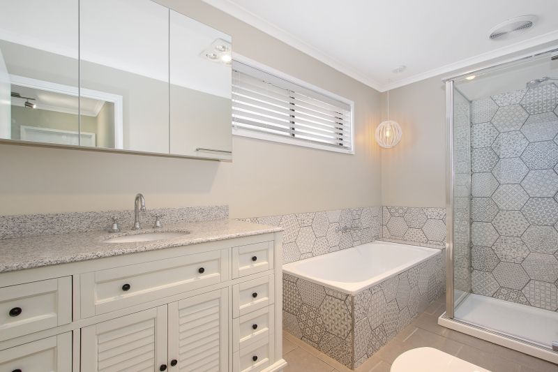 1/425 Bevan Street, Lavington, NSW 2641