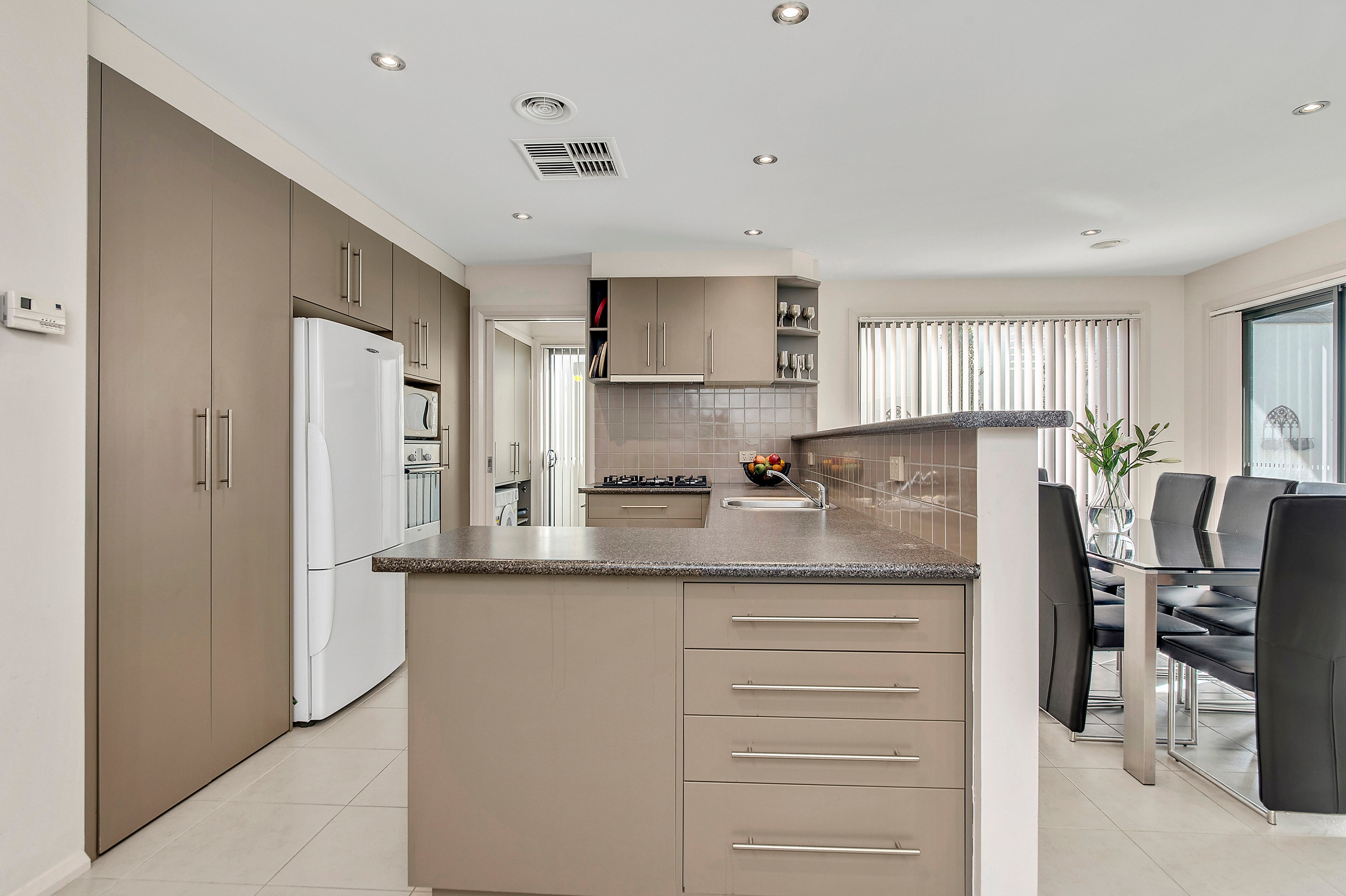 8/3 Charles Place, Gordon, ACT 2906