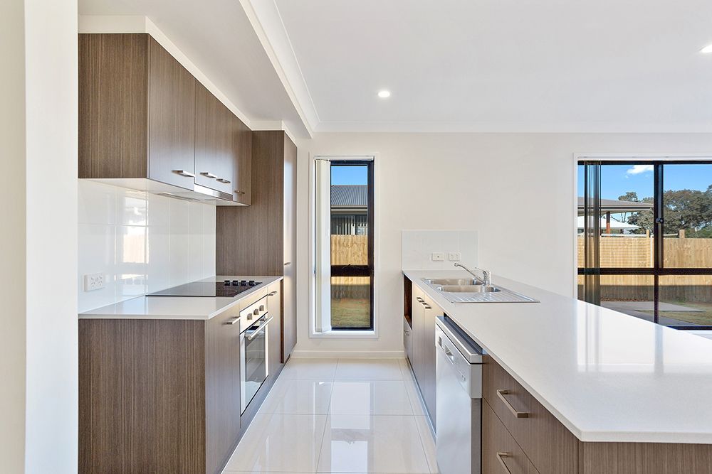 1/6 Weebah Place, CAMBOOYA, QLD 4358