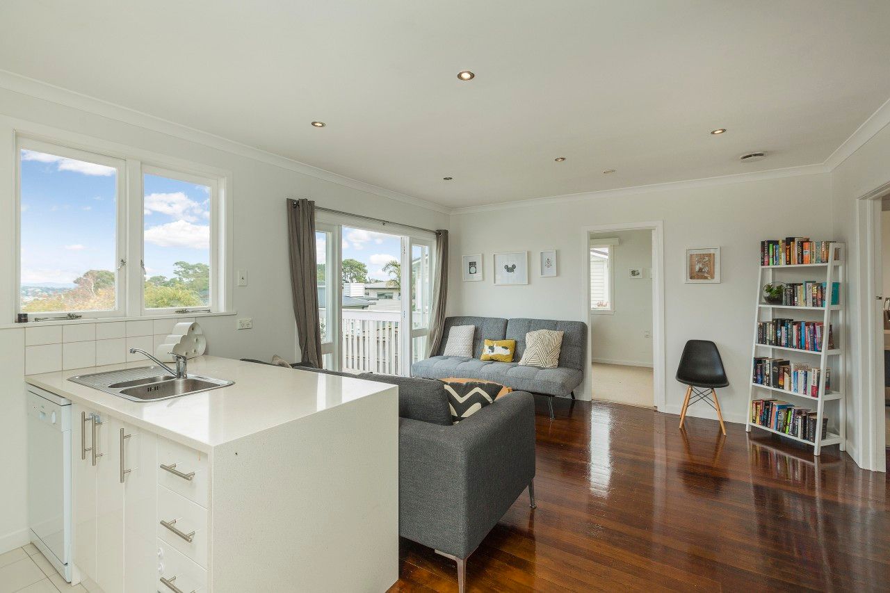 234 East Coast Road, Forrest Hill, North Shore City