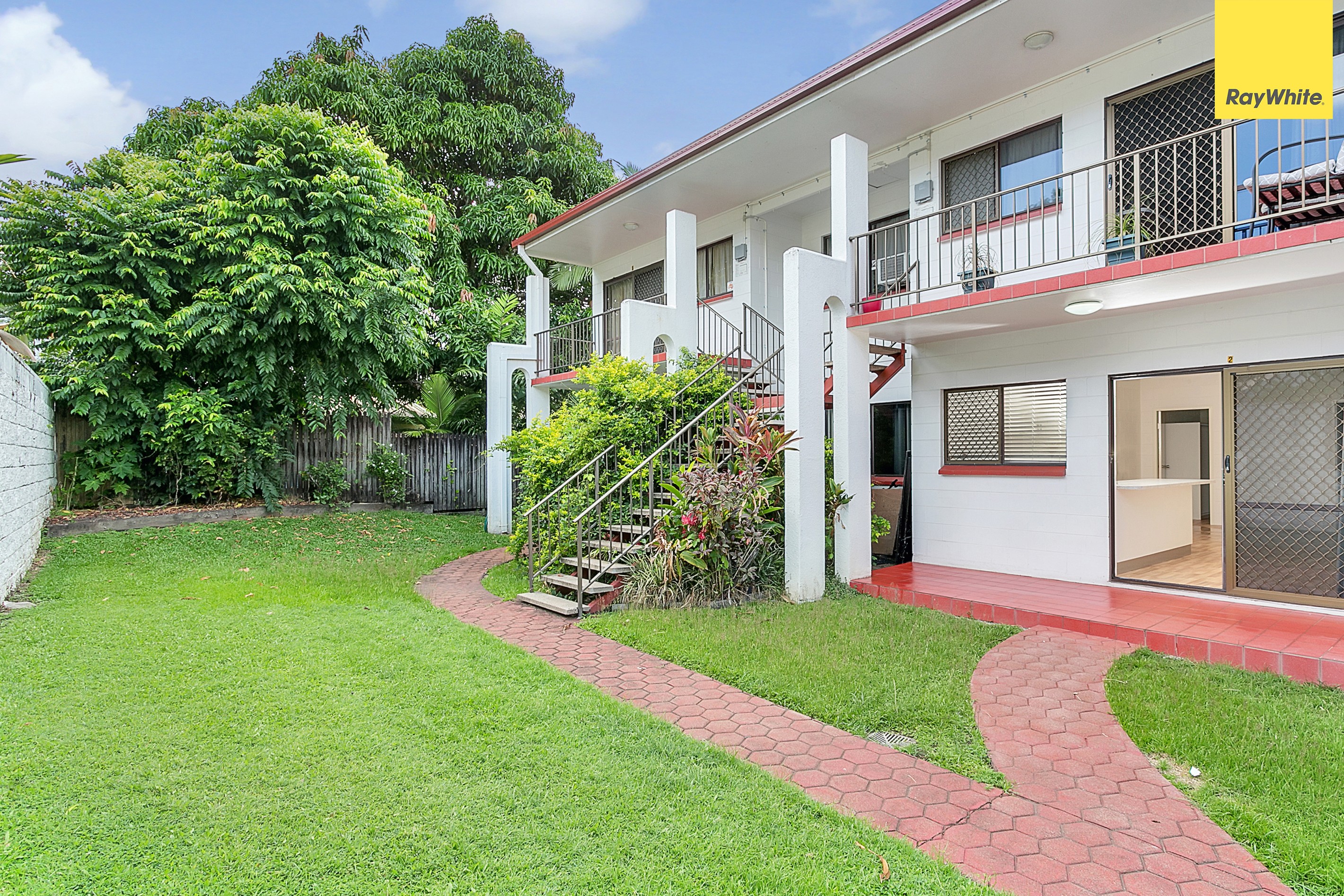 2/3 Crathern Close, Edge Hill, QLD 4870
