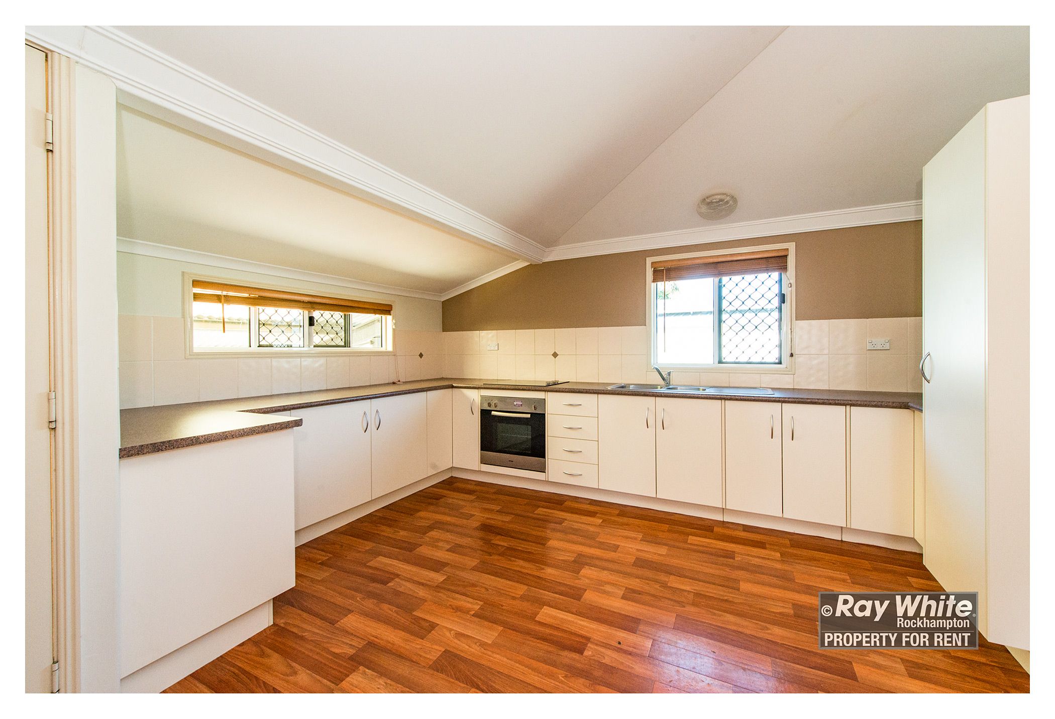 42 Hinchliff Street, Kawana, QLD 4701