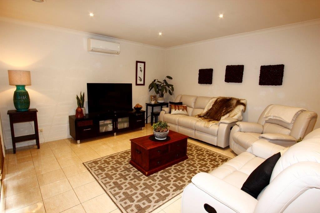 2/17 Pethajohn Parade, Grovedale, VIC 3216