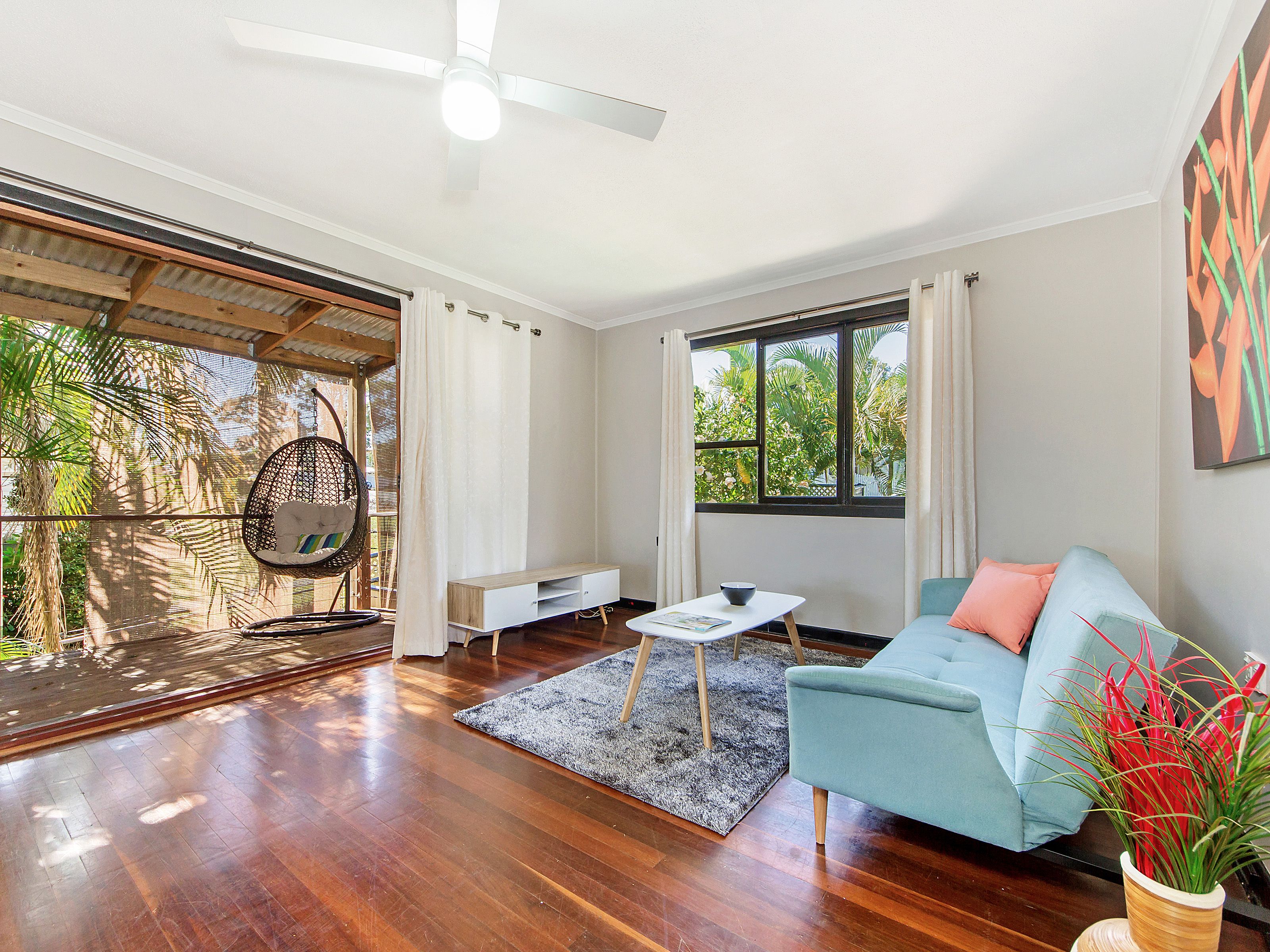 11 Ridgeway Avenue, Southport, QLD 4215