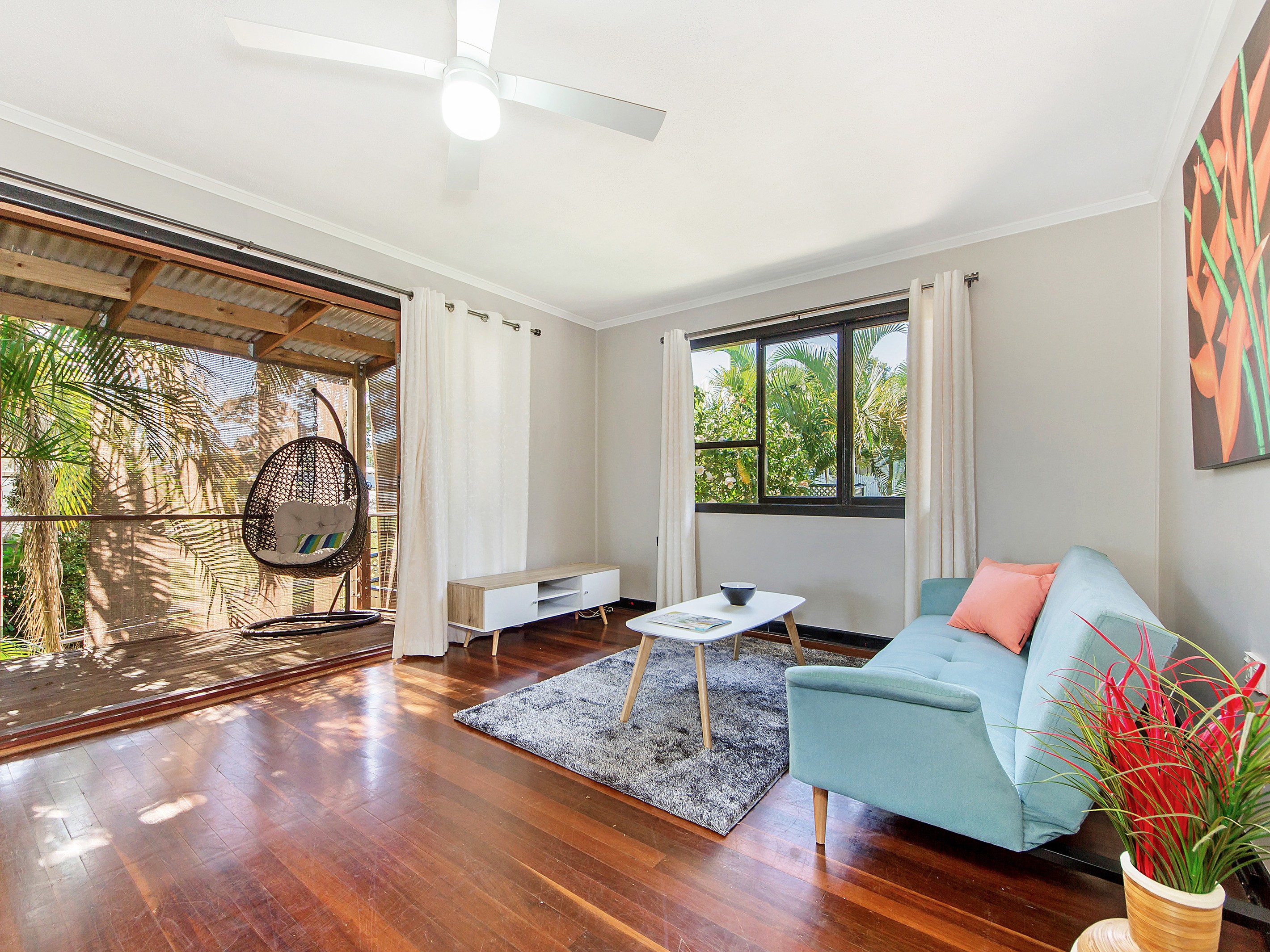 11 Ridgeway Avenue, Southport, QLD 4215