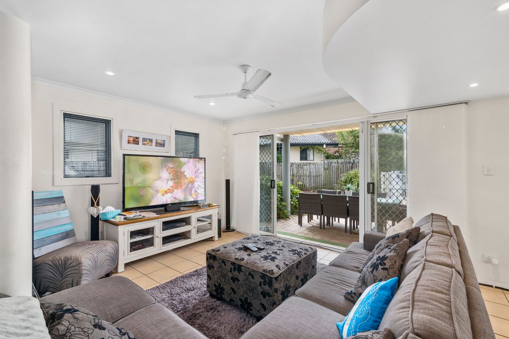 32 Fourteenth Avenue, Palm Beach, QLD 4221