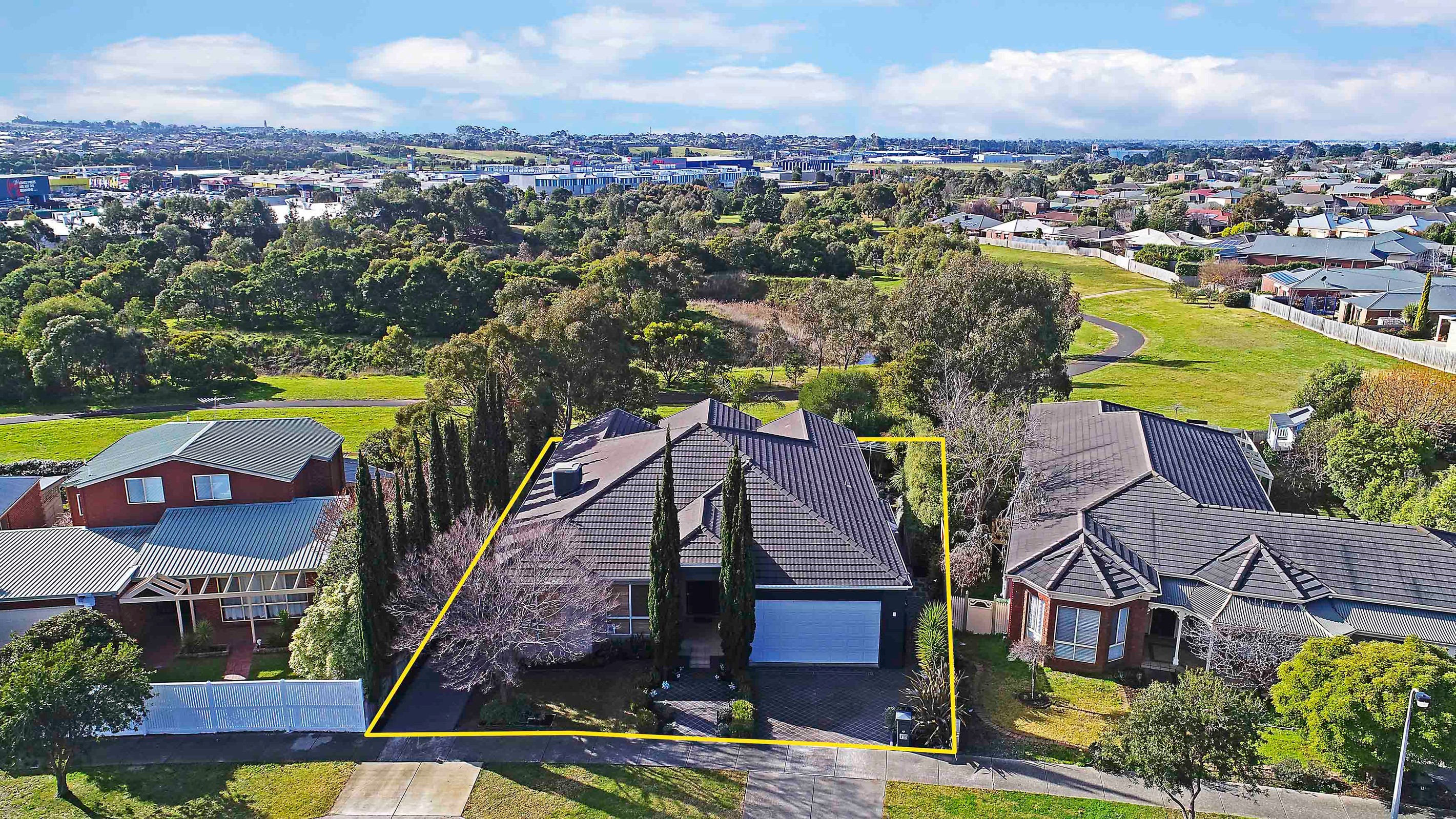 16 Burgundy Drive, Waurn Ponds, VIC 3216