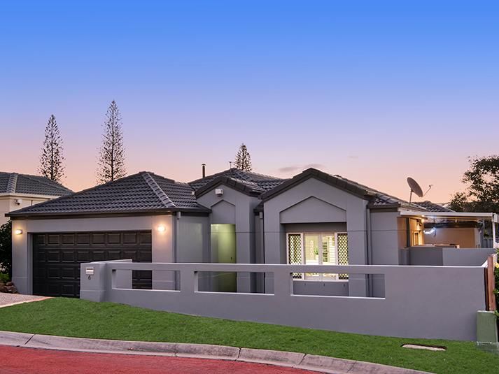 6 Flame Tree Crescent, Carindale QLD 4152