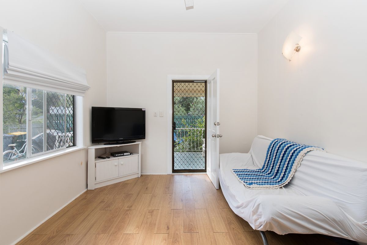 39 Longfellow Street, Norman Park, QLD 4170