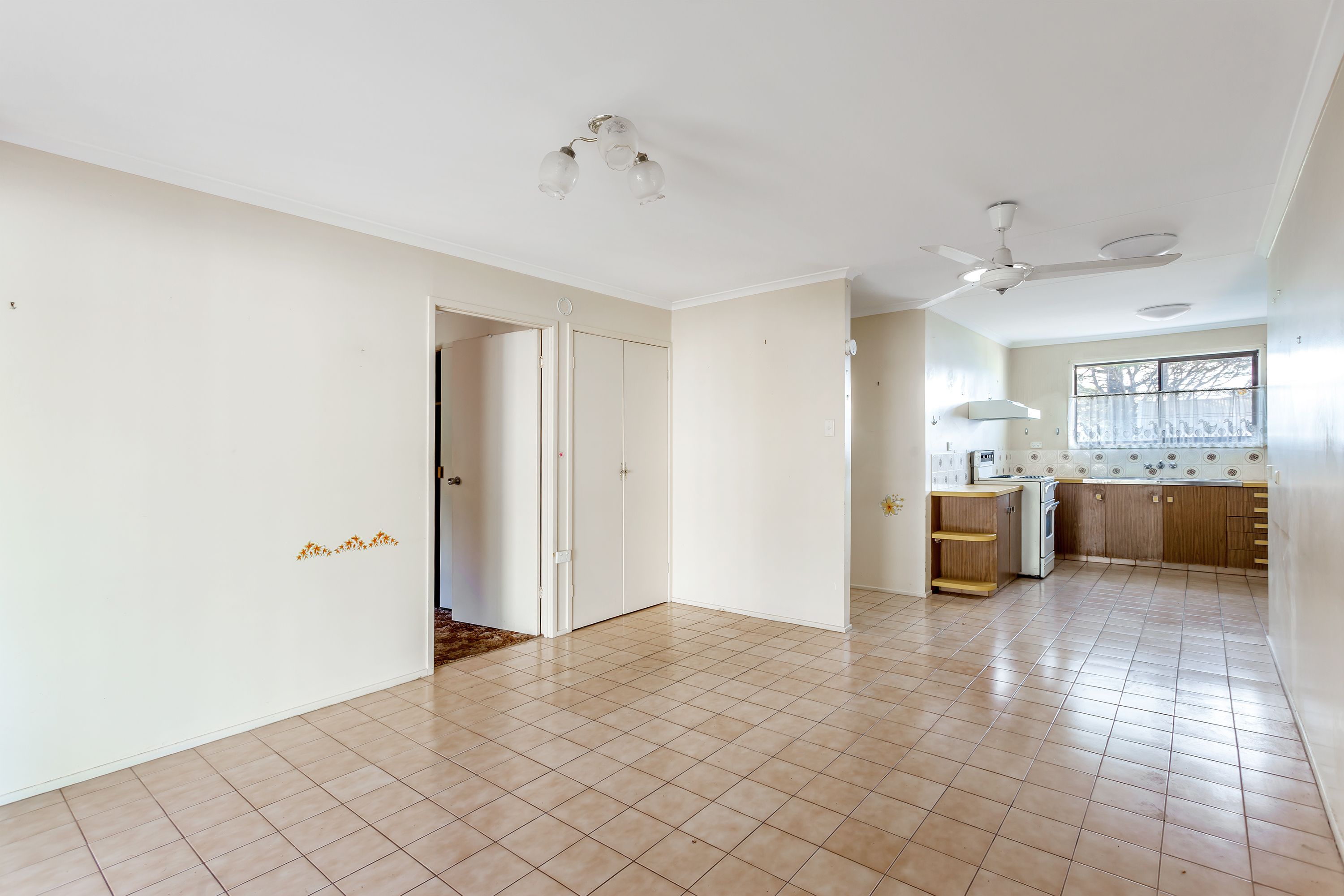 Unit 1/944 Ruthven Street, Kearneys Spring, QLD 4350
