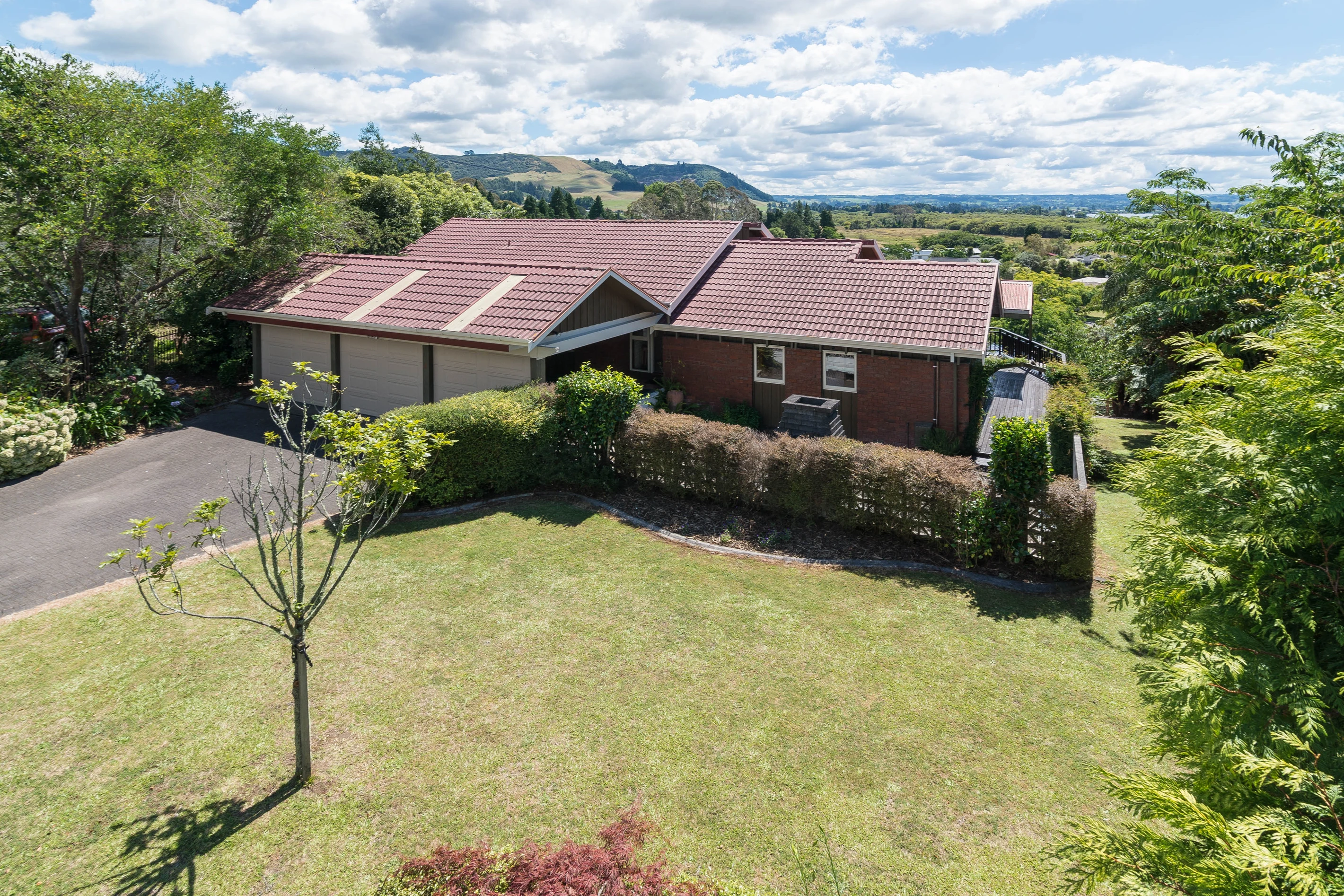 11 Rika Place, Kawaha Point, Rotorua District