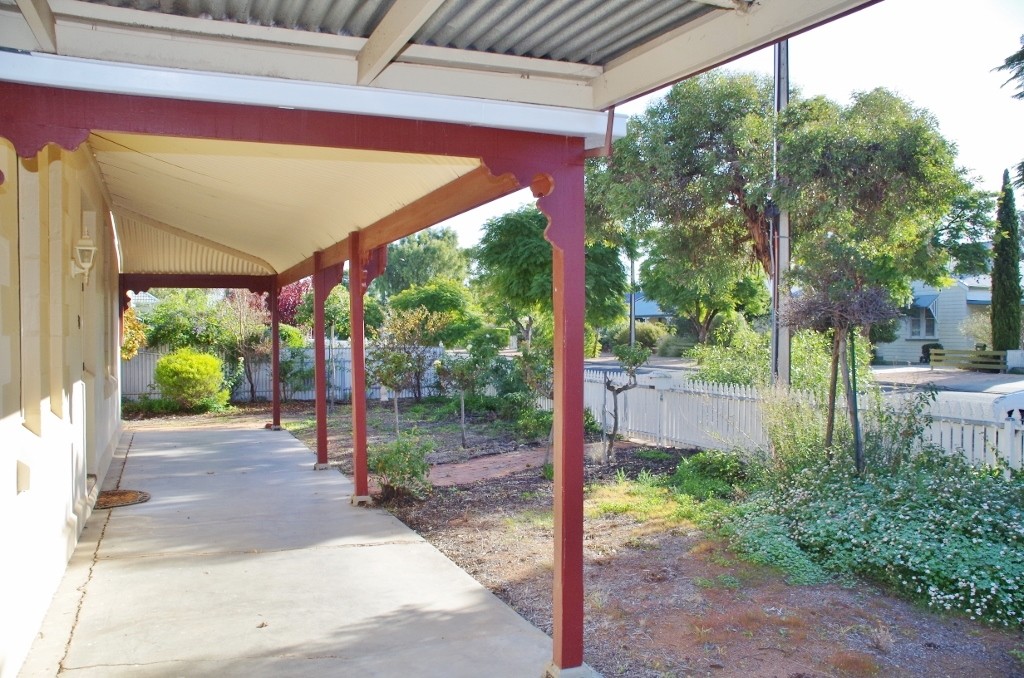 33 Tenth Street, Renmark, SA 5341