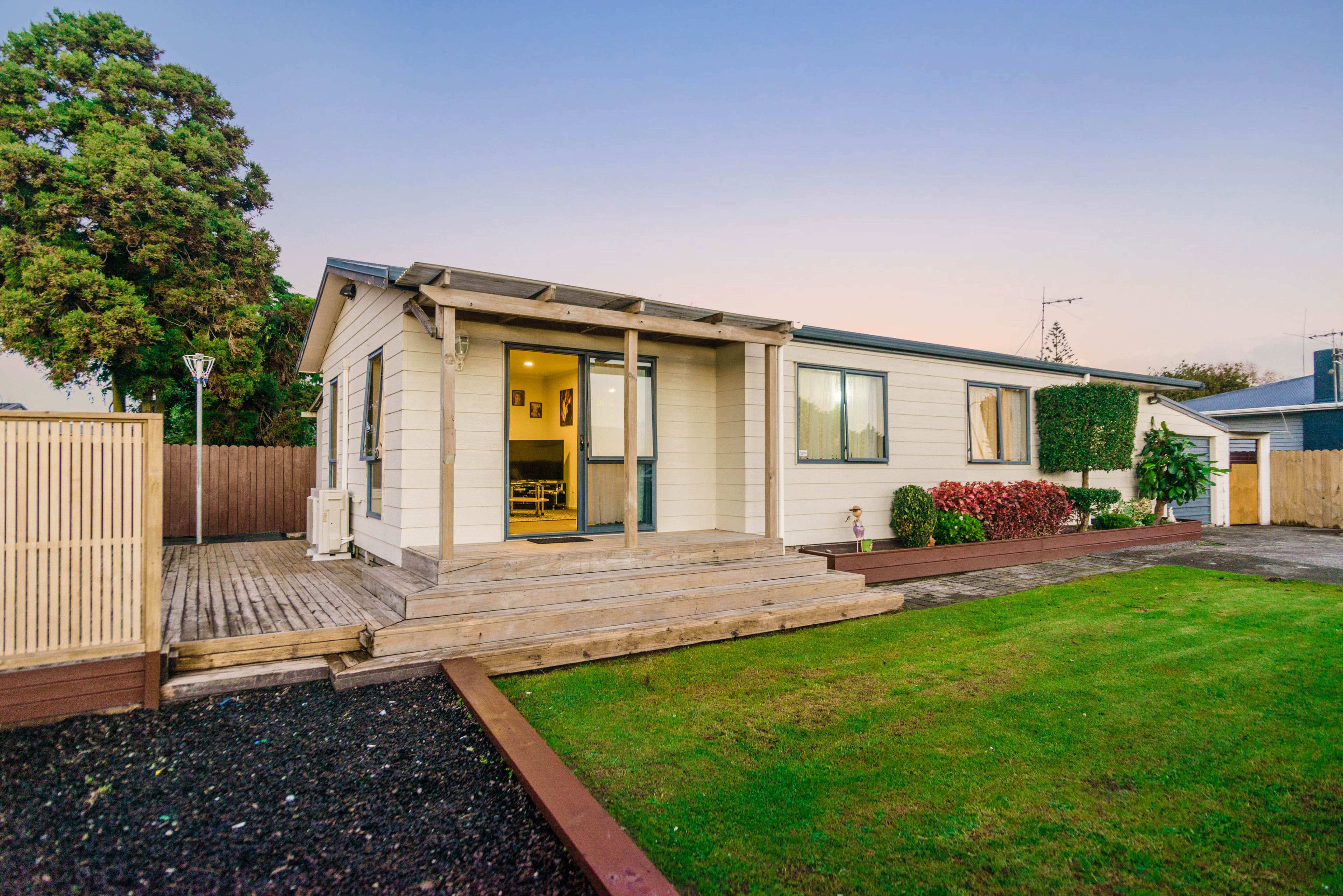 1 Kambalda Street, Mangere Bridge, Manukau City