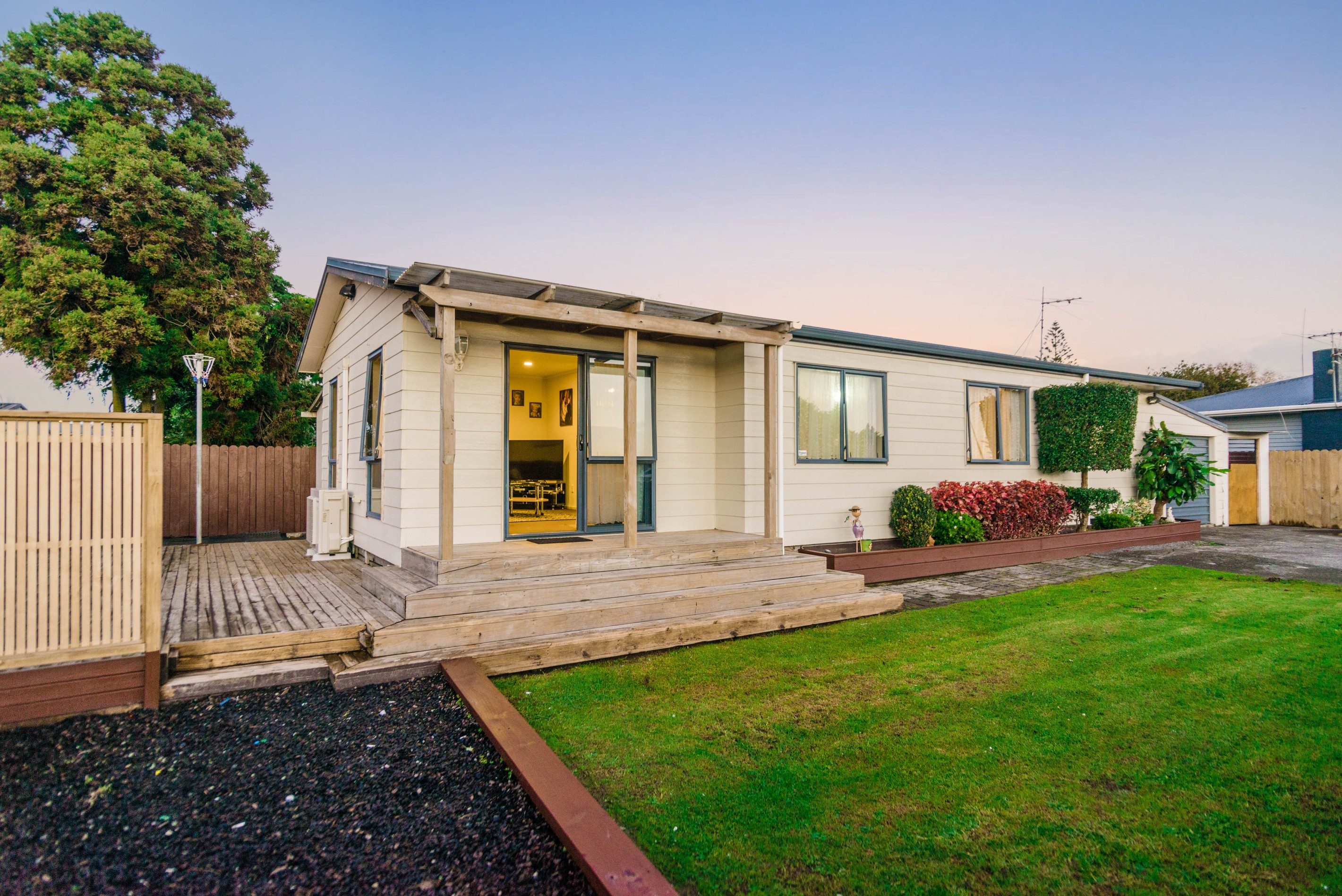 1 Kambalda Street, Mangere Bridge, Manukau City