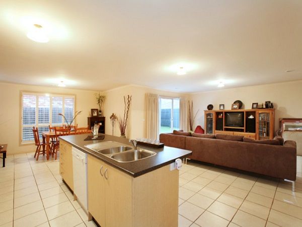 6 Harry Court, Dingley Village, VIC 3172