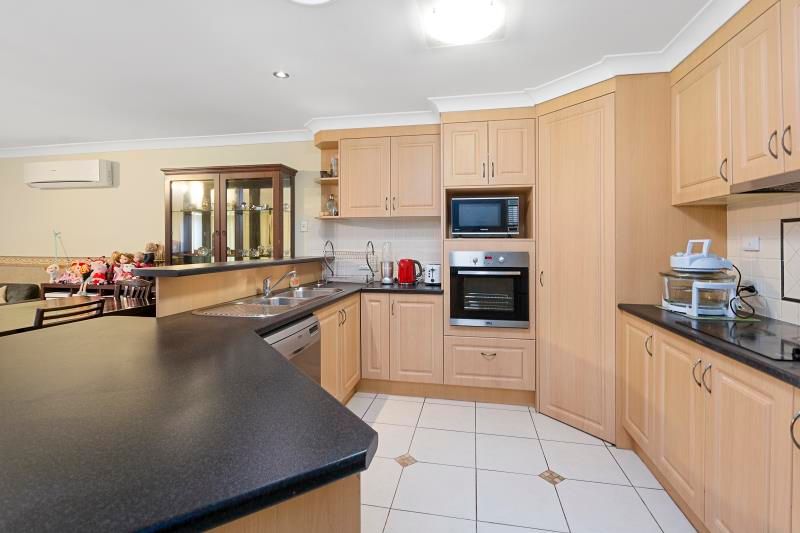 17 Lloyd Bird Crescent, Springfield Lakes, QLD 4300