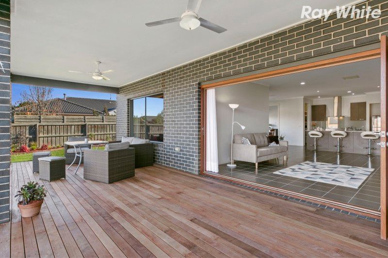 110 Livingstone Boulevard, Pakenham, VIC 3810