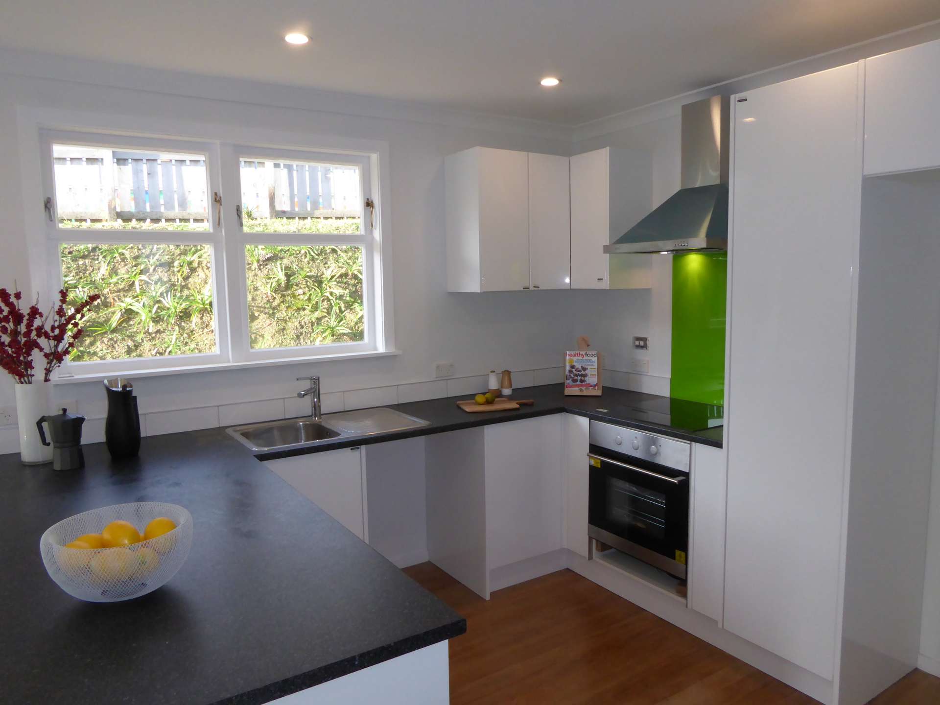 51 Kapiti Crescent photo 4