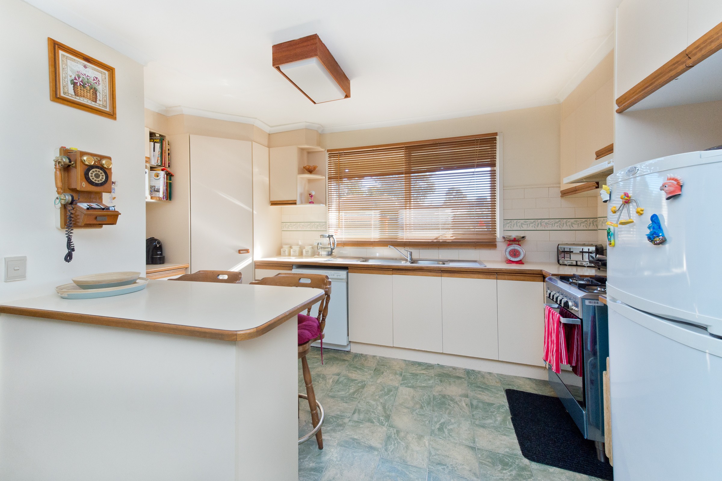 2 Dianne Place, Melton West, VIC 3337