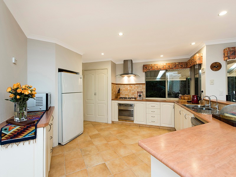 6 McNicholl Street, Rockingham, WA 6168