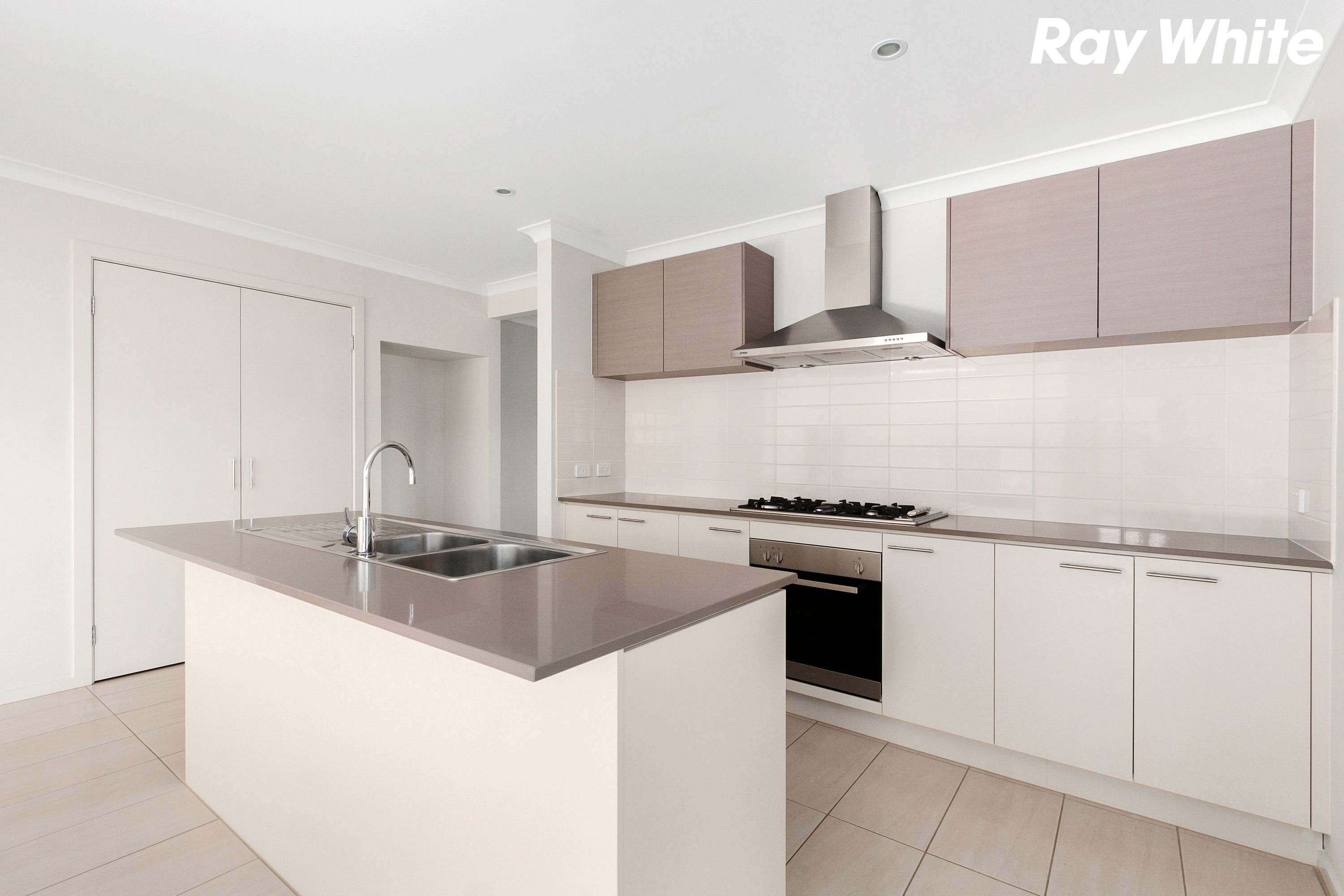 76 Elmtree Crescent, Clyde North, VIC 3978
